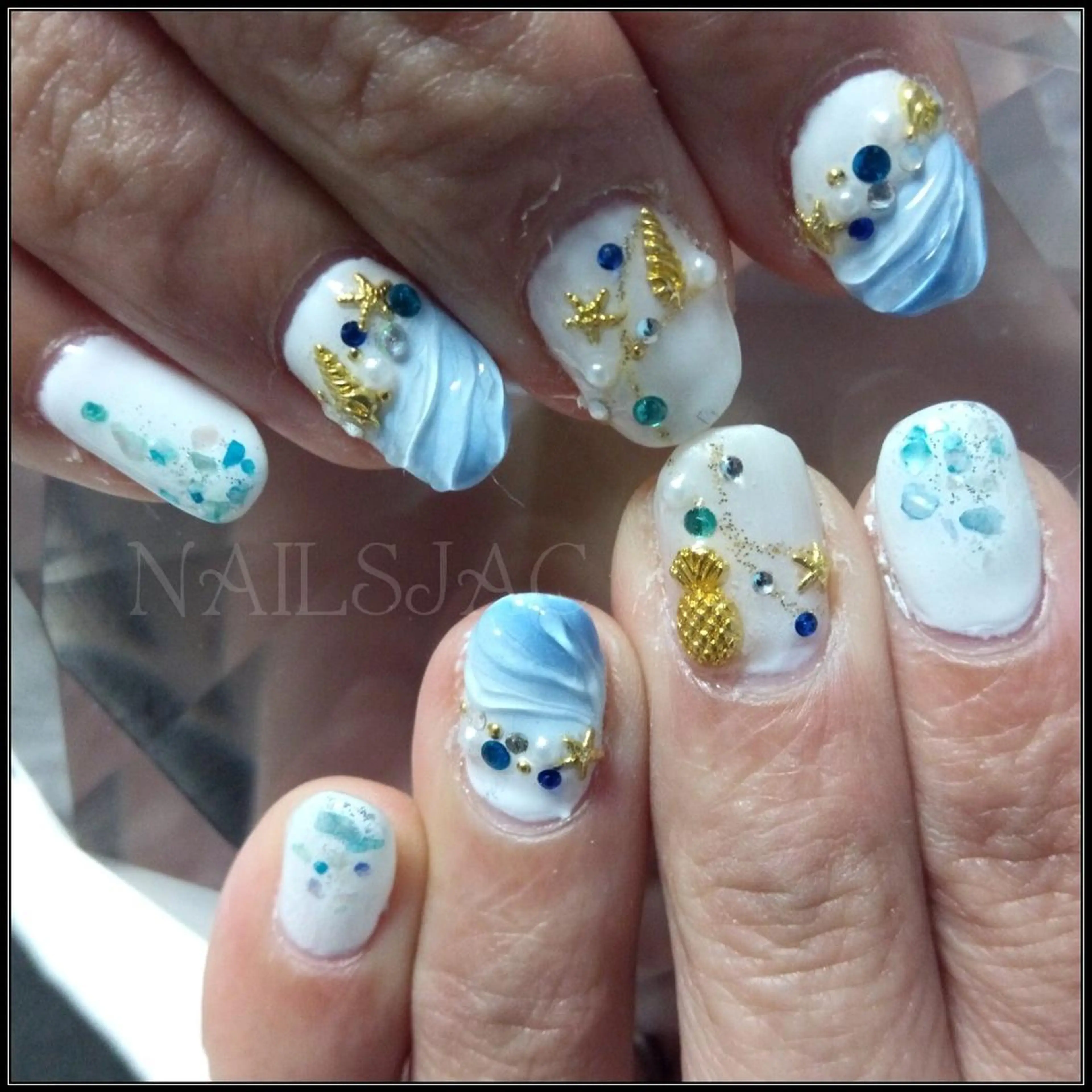 ネイル 島屋 千奈美のネイルデザイン