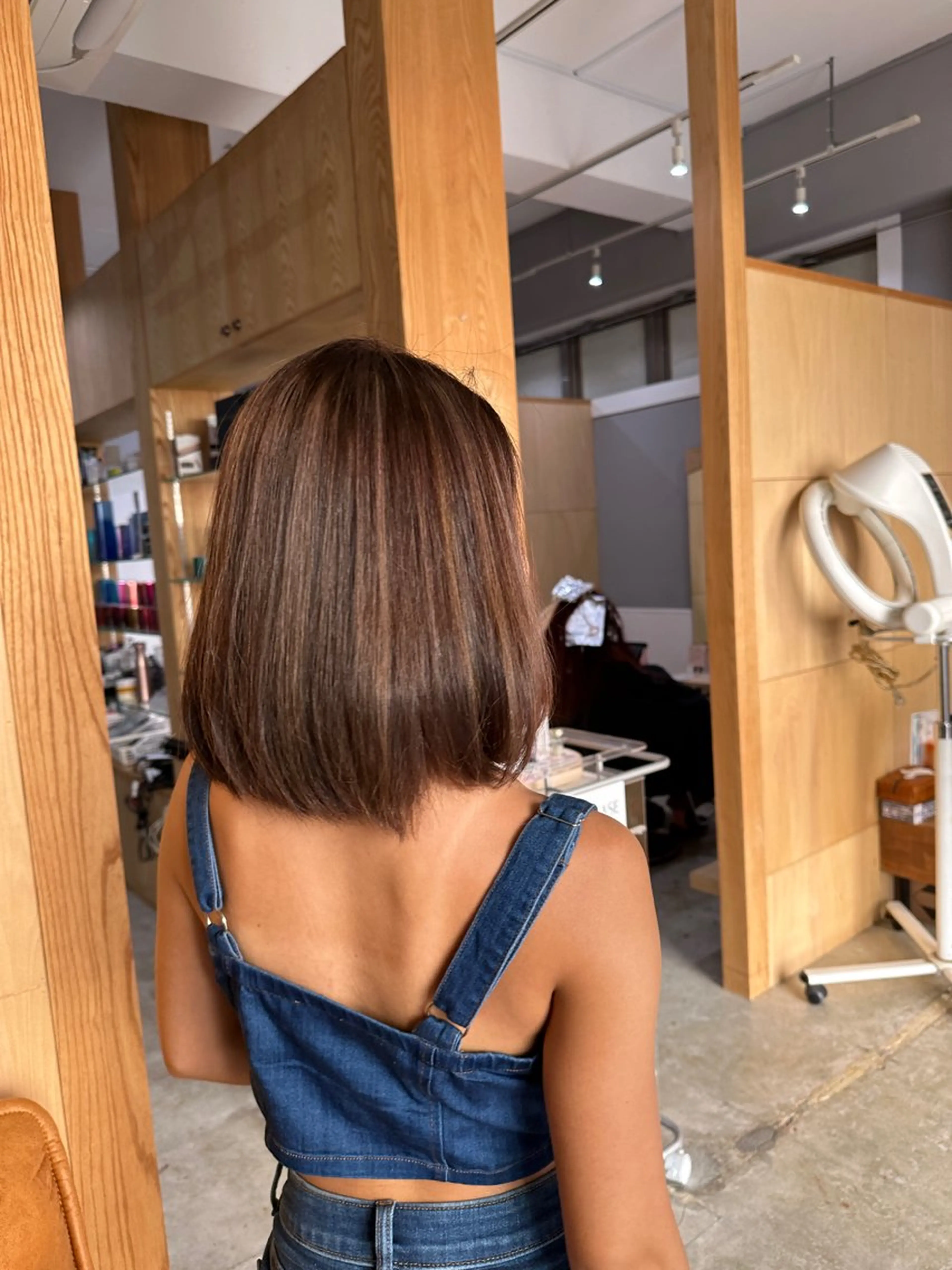 ミディアム miloc MOMOKAのヘアスタイル