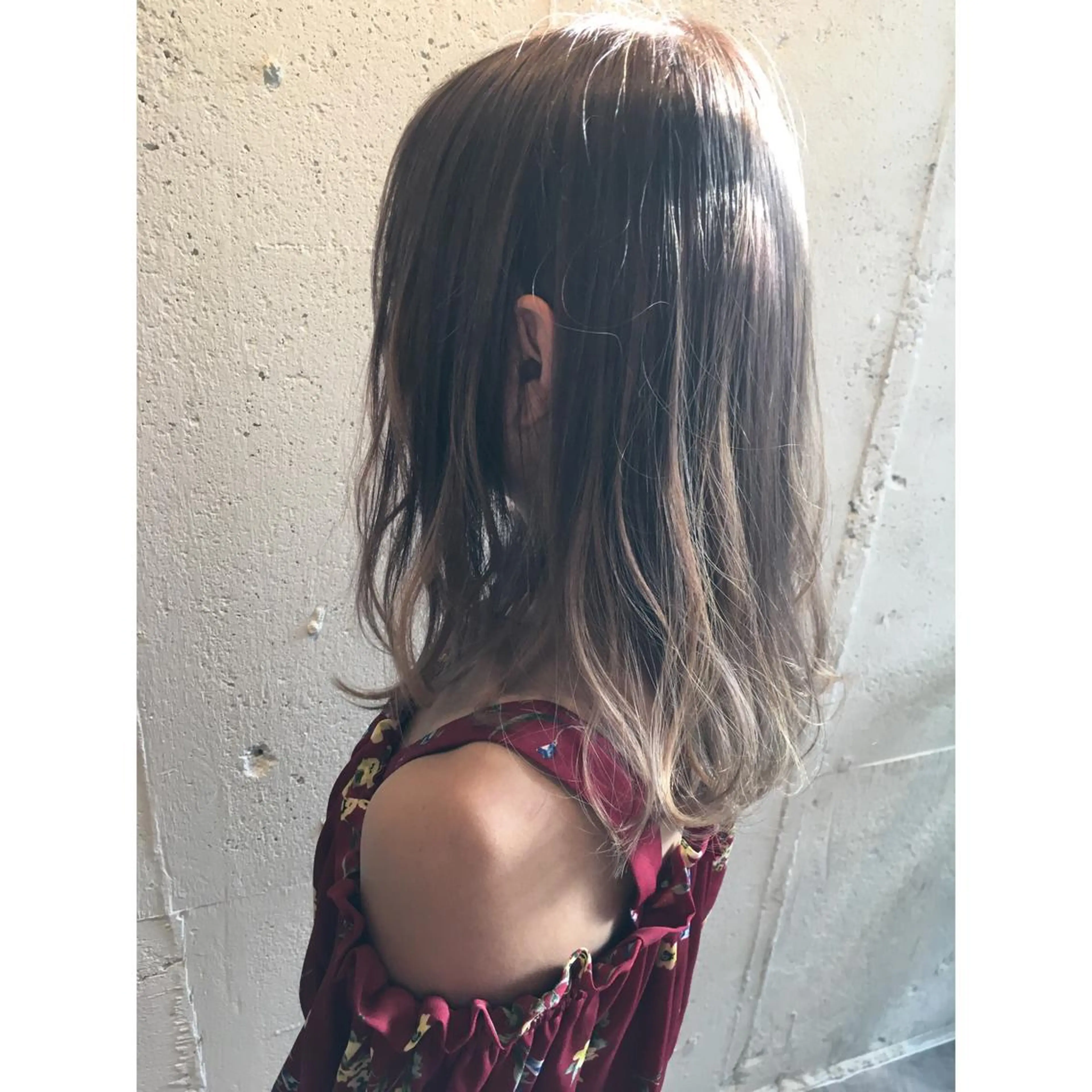 ミディアム カラー アッシュ グラデーションカラー ホワイトアッシュ Fuuu《フゥ》所属・シノザキ シンゴのヘアスタイル