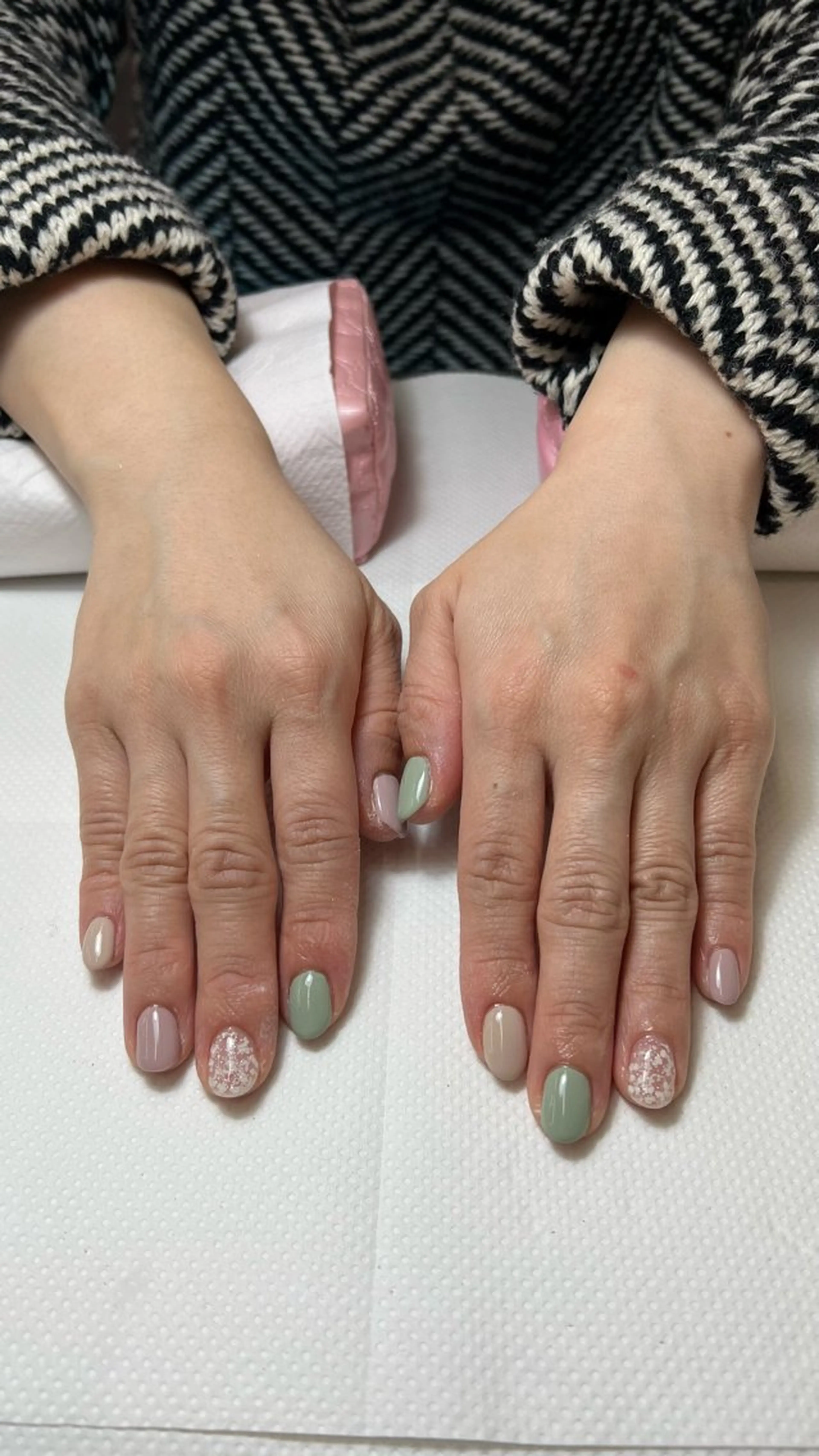 ネイル 名越 彩花のネイルデザイン