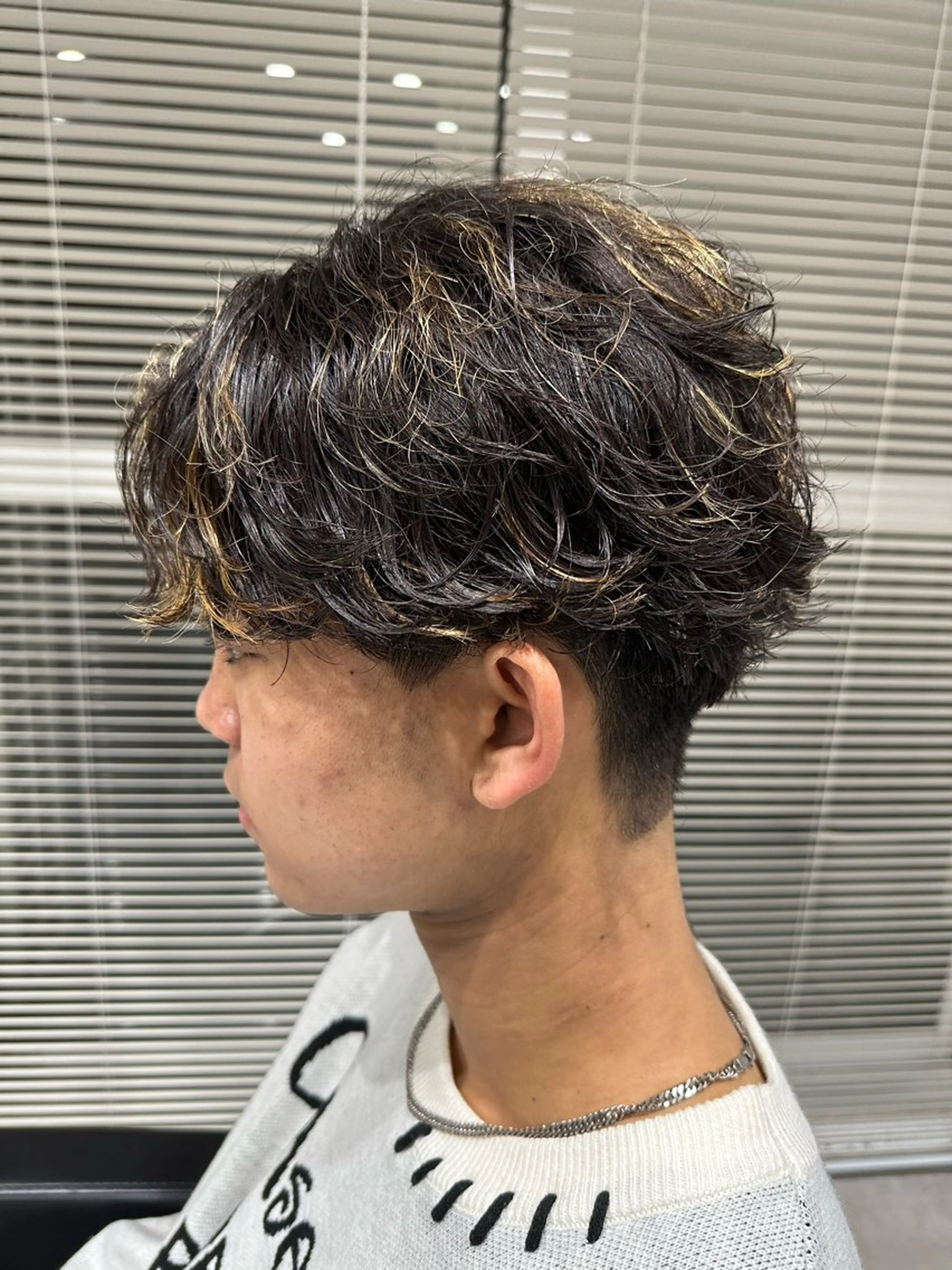 ショート パーマ メンズ フェザーパーマ メンズパーマ カット パーマ ユウ🪄 パーマ指名No1のヘアスタイル