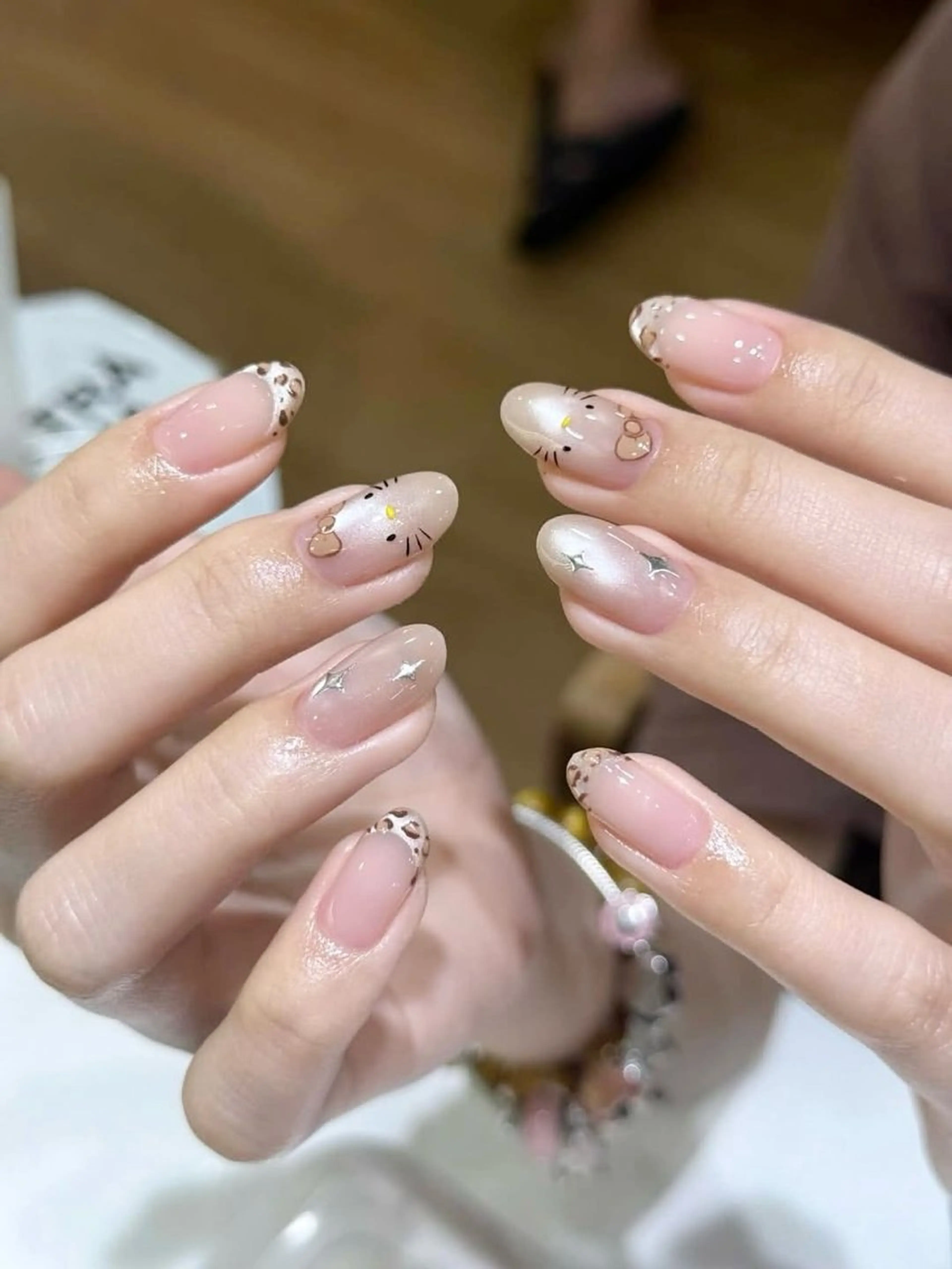 ネイル アートネイル 長さ出し キラキラネイル ワンホンネイル ハンドネイル ハンドケア Panda chan Novaのネイルデザイン