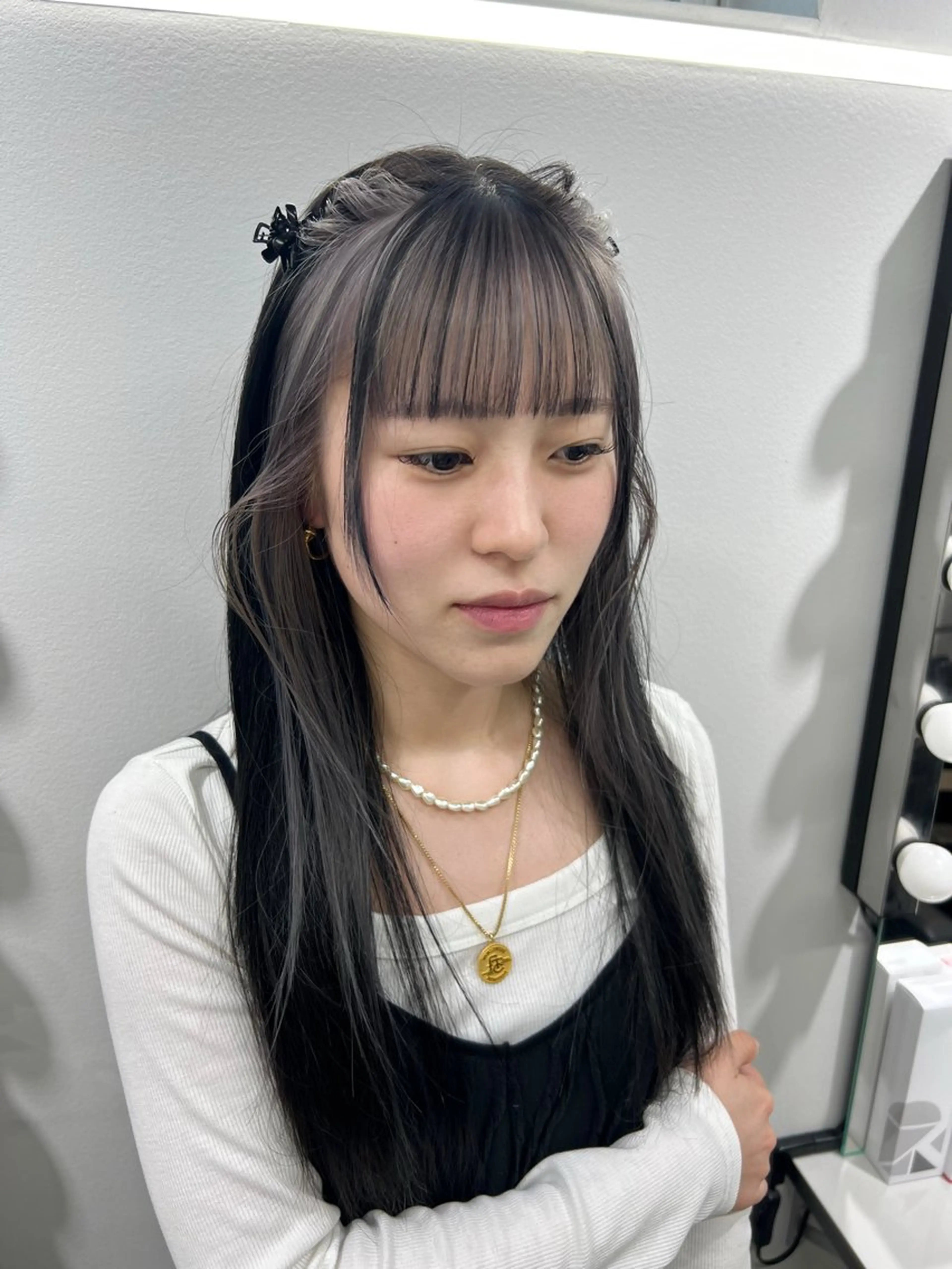 ロング ヘアカラー maya レイヤーカットのヘアスタイル