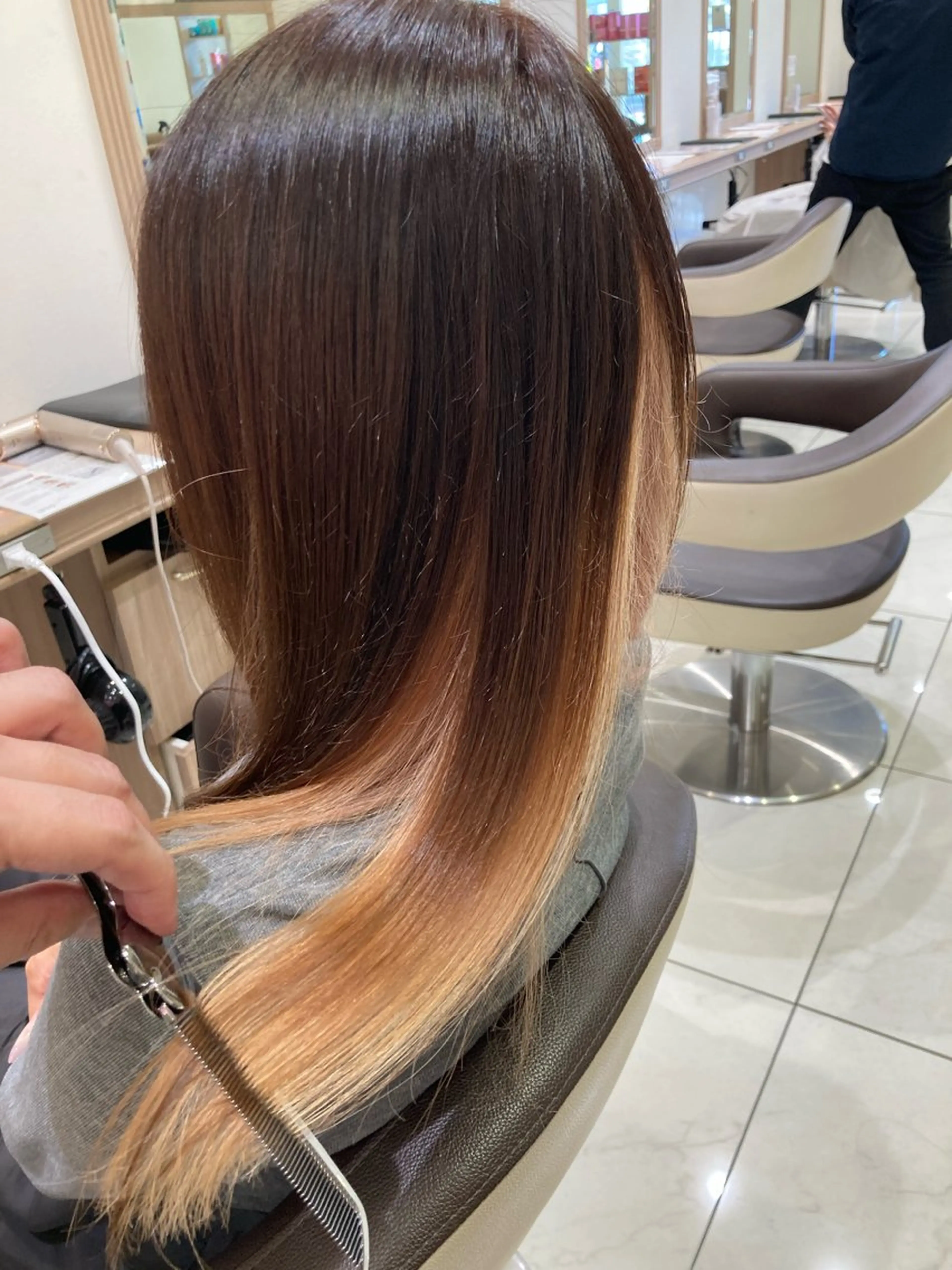 ロング カット ヘアカラー パーマ 縮毛矯正 トリートメント 髪質改善 阪口 雄佑のヘアスタイル