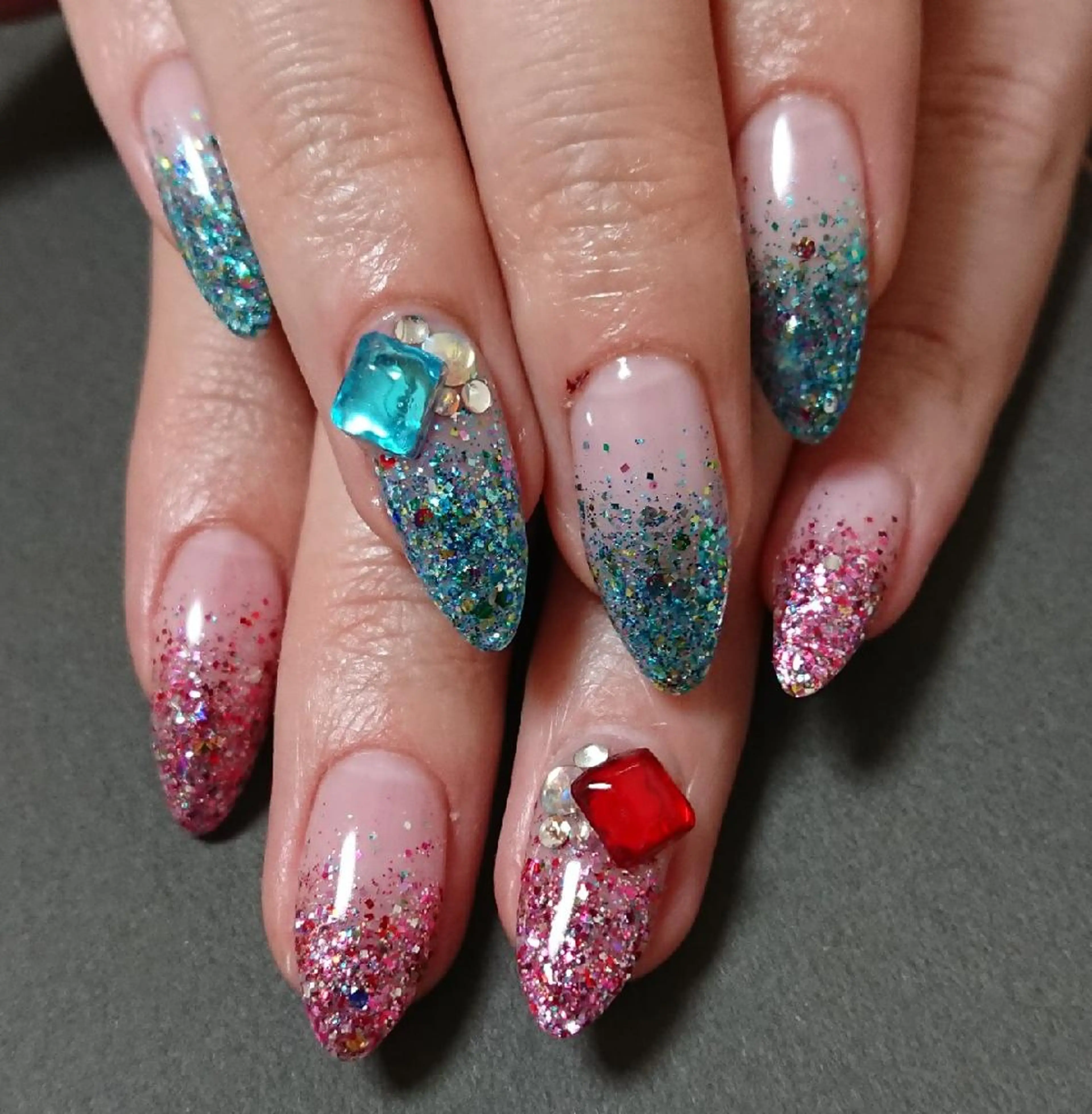 ネイル グラデーション ラメ(グリッター) ラメグラデーション Lilith Nailのネイルデザイン