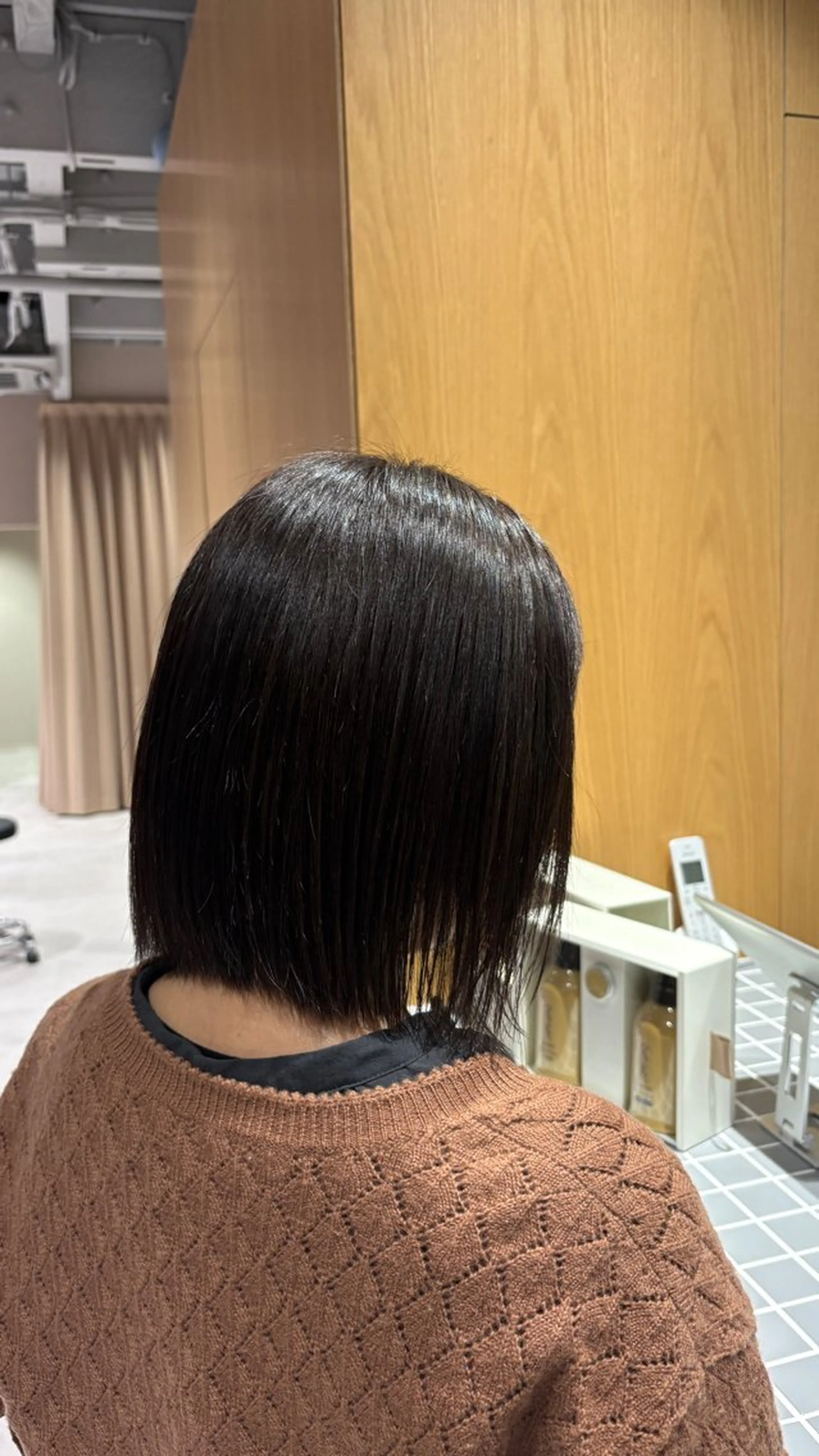 ミディアム ヘアカラー 井山 葵のヘアスタイル