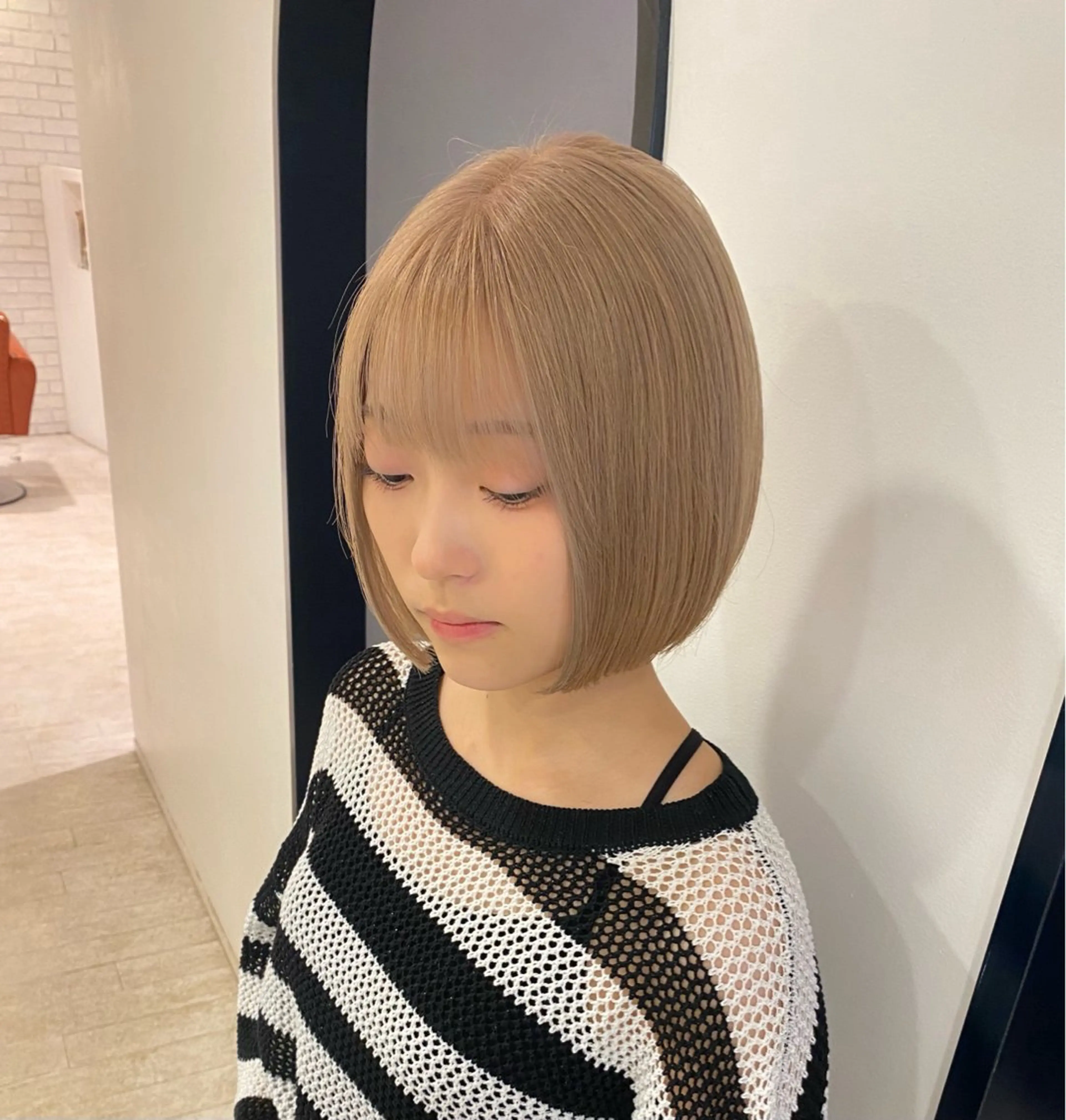 ミディアム カラー ベージュカラー ブリーチ ミルクティーベージュ カット ヘアカラー ブリーチ特化型🐯 Lita -ゆうや-のヘアスタイル