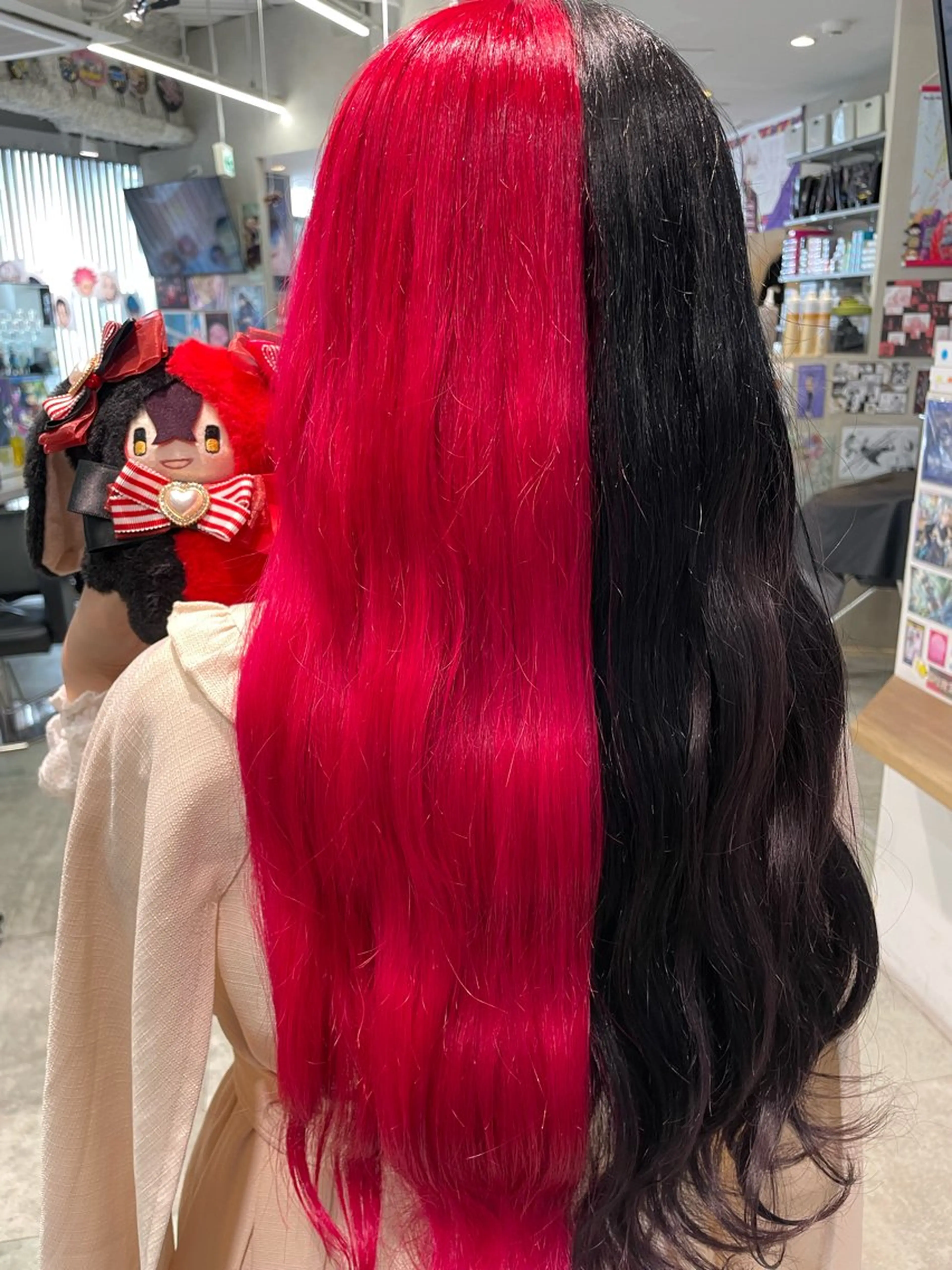 ミディアム カラー 黒髪 ブリーチ ケアブリーチ レッドカラー ヘアカラー トリートメント インナーカラー/推し ウルフ/アニメカラーのヘアスタイル