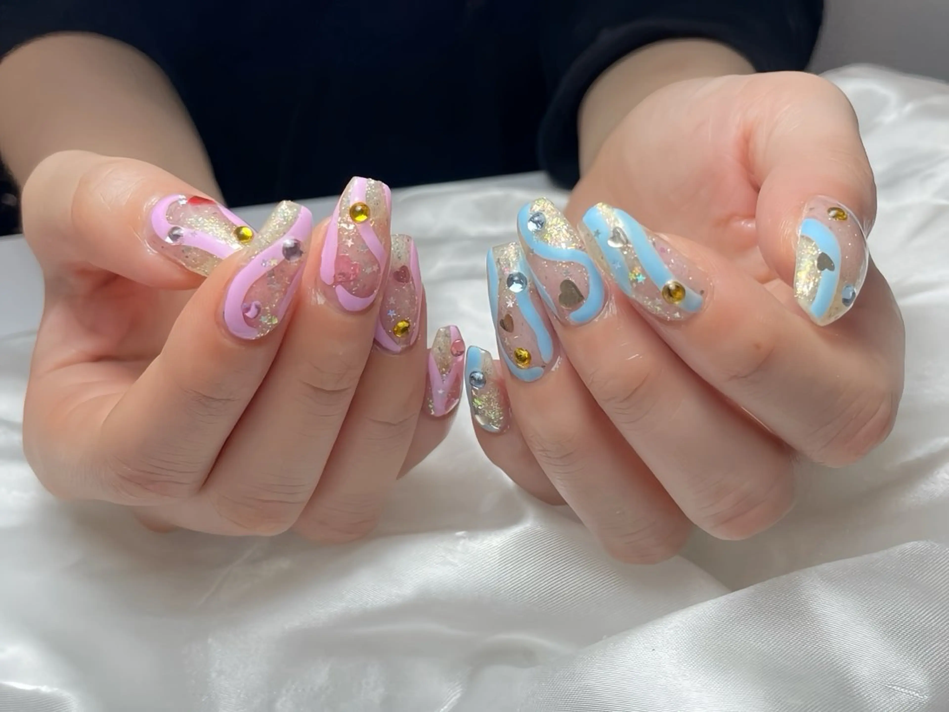 ネイル アートネイル チークネイル ジェルネイル ロングネイル マグネットネイル ハンドネイル Rin Nail 新大久保店のネイルデザイン