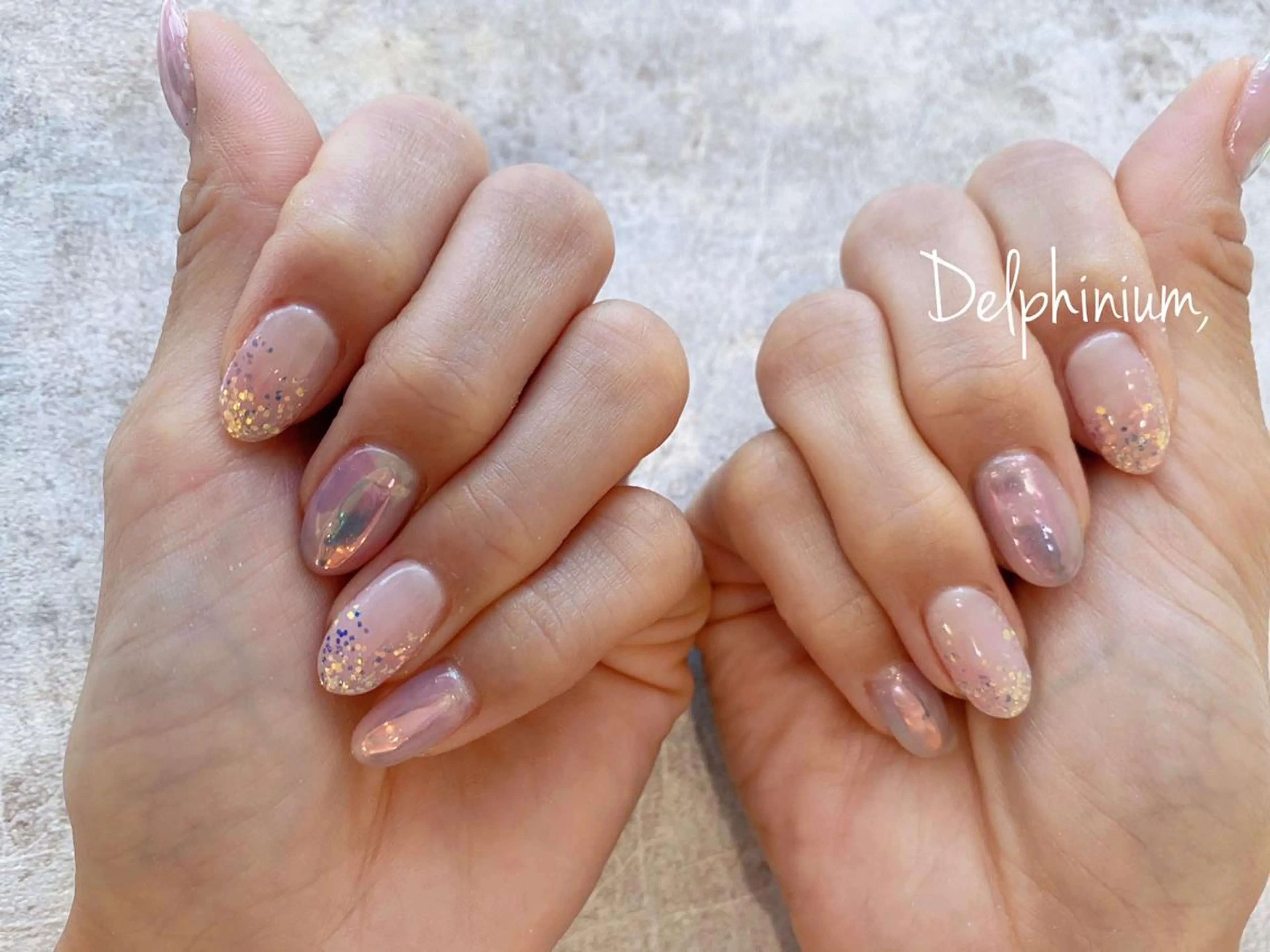 ネイル 氷ネイル・うるうるネイル キラキラネイル ラメ(グリッター) ピンク ハンドネイル 岡本 友恵のネイルデザイン