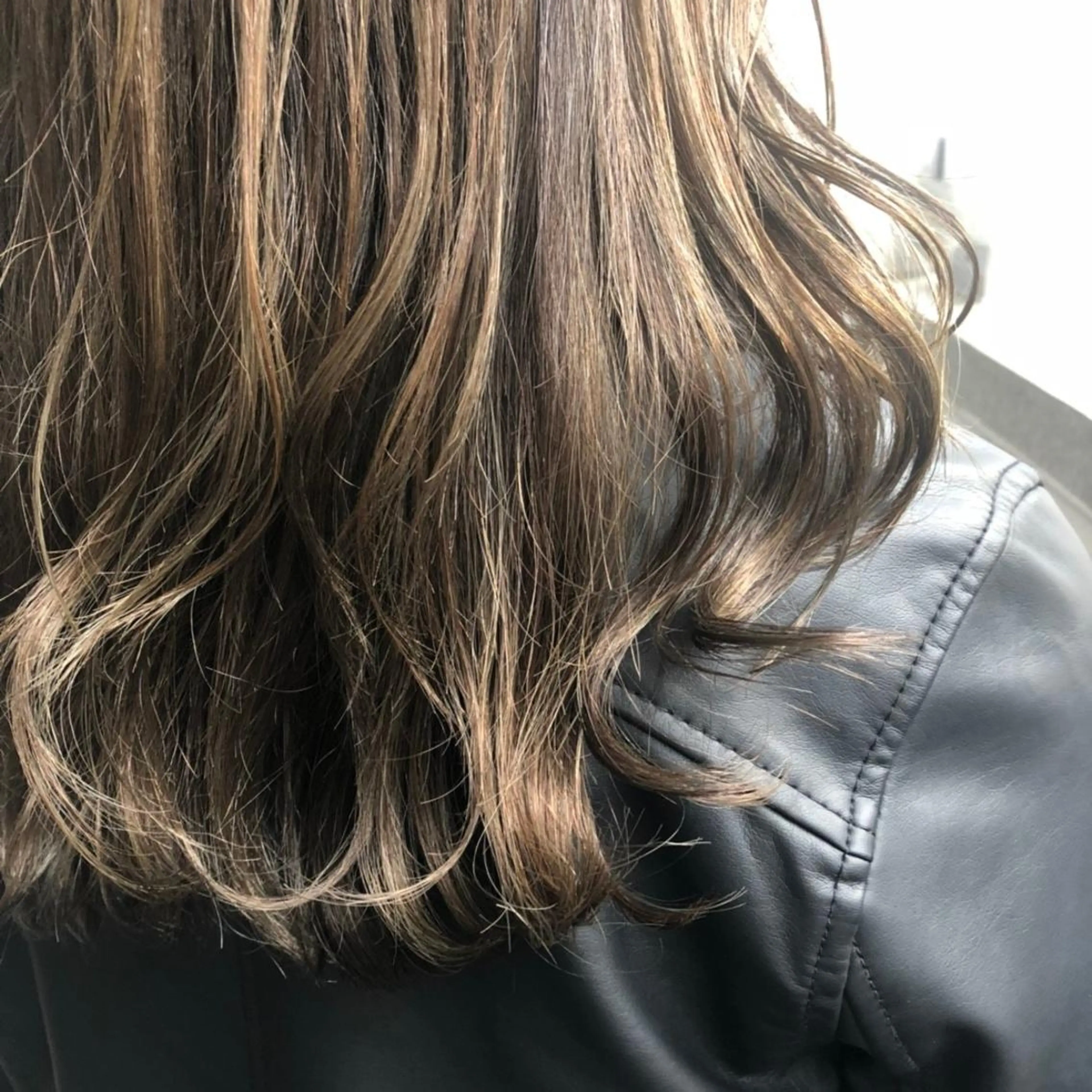 ミディアム カラー マツエク・マツパ 横浜Bob美容師🤎 ERINAのヘアスタイル