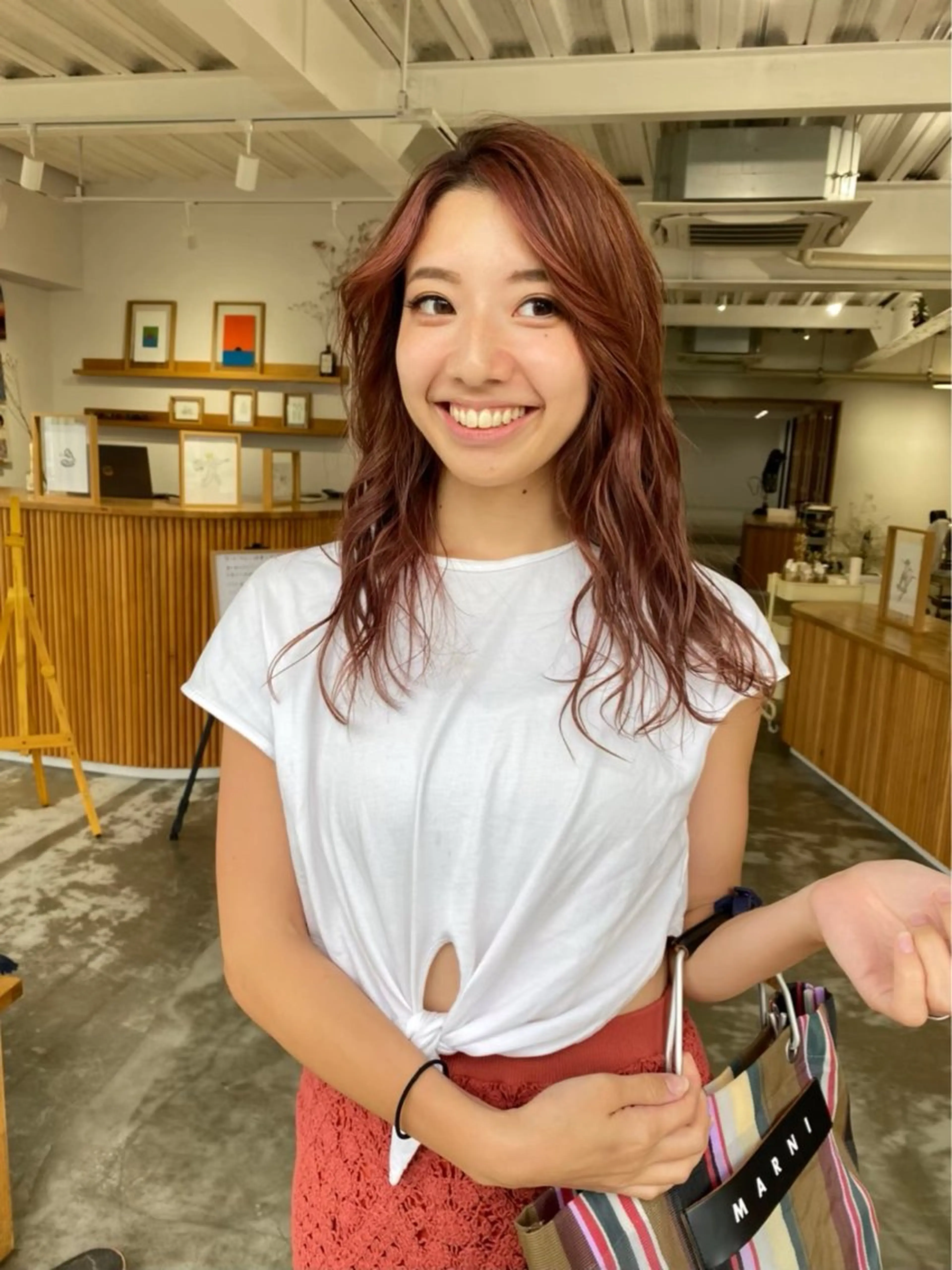 ミディアム カラー KOU×北谷× BY MY SIDEのヘアスタイル