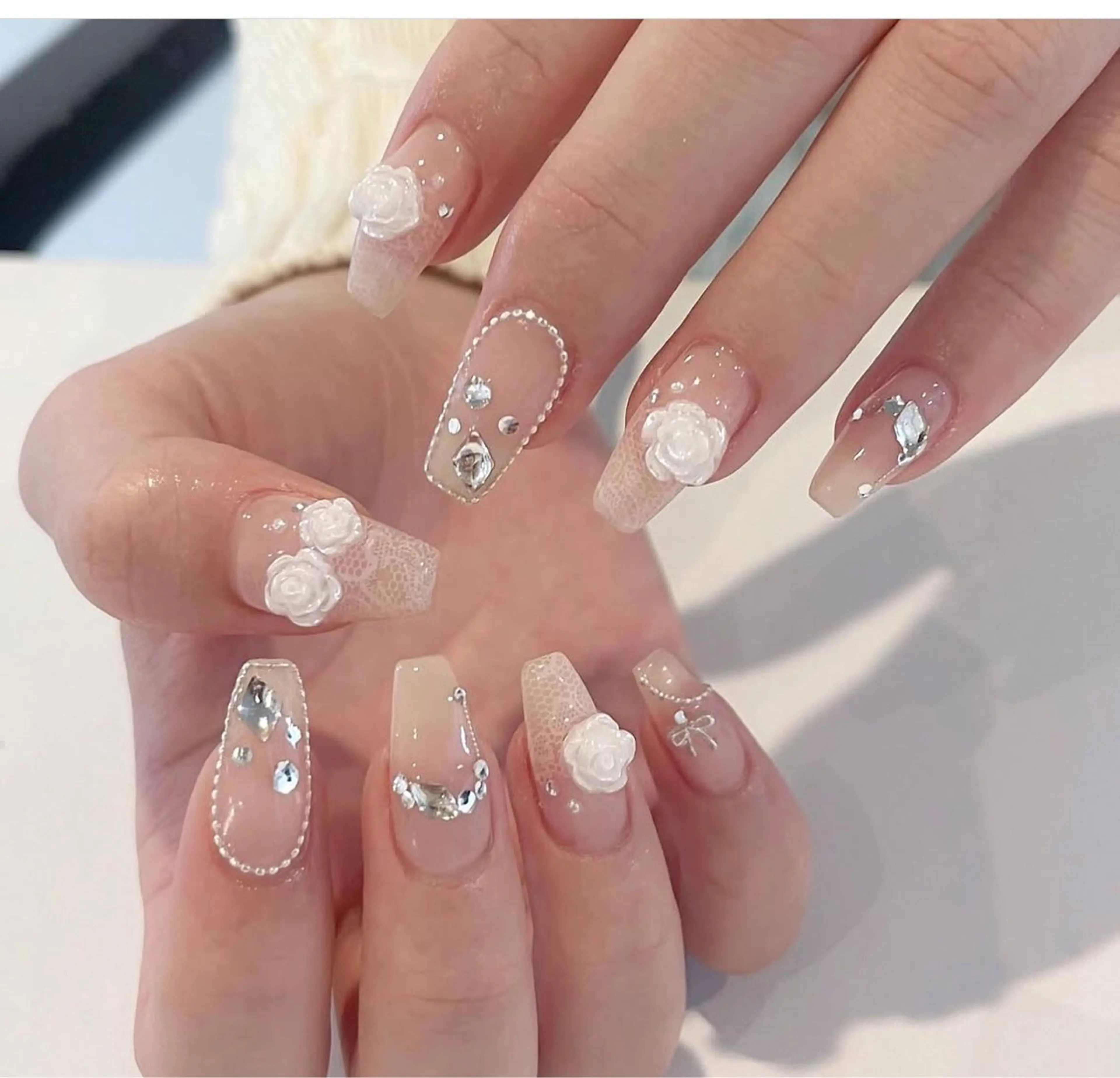 ネイル 長さ出し グラデーション キラキラネイル 韓国ネイル ラメ(グリッター) ハンドネイル ハンドケア Chisa Nail Studio所属・チ サのネイルデザイン