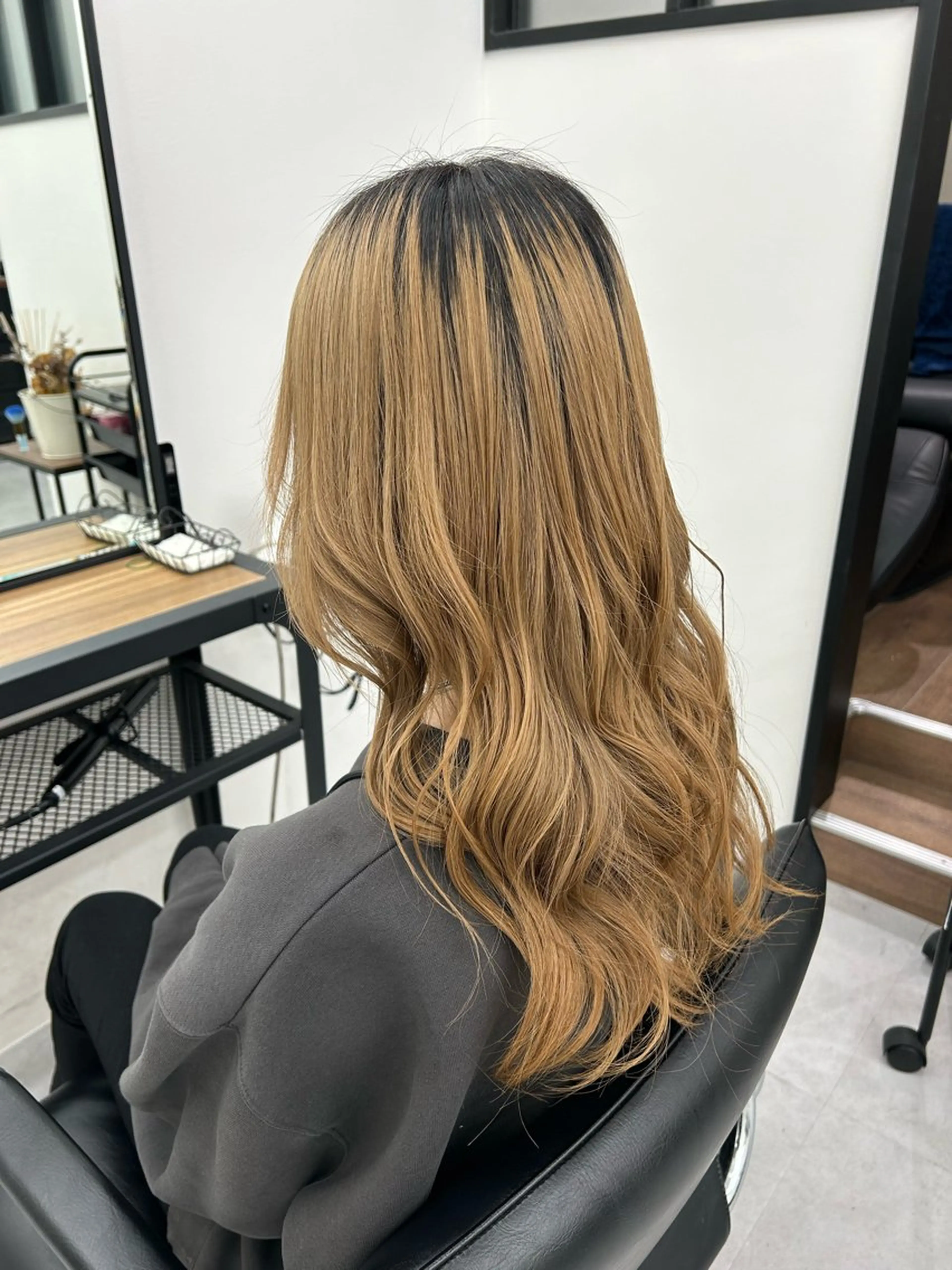 ロング SONE .のヘアスタイル