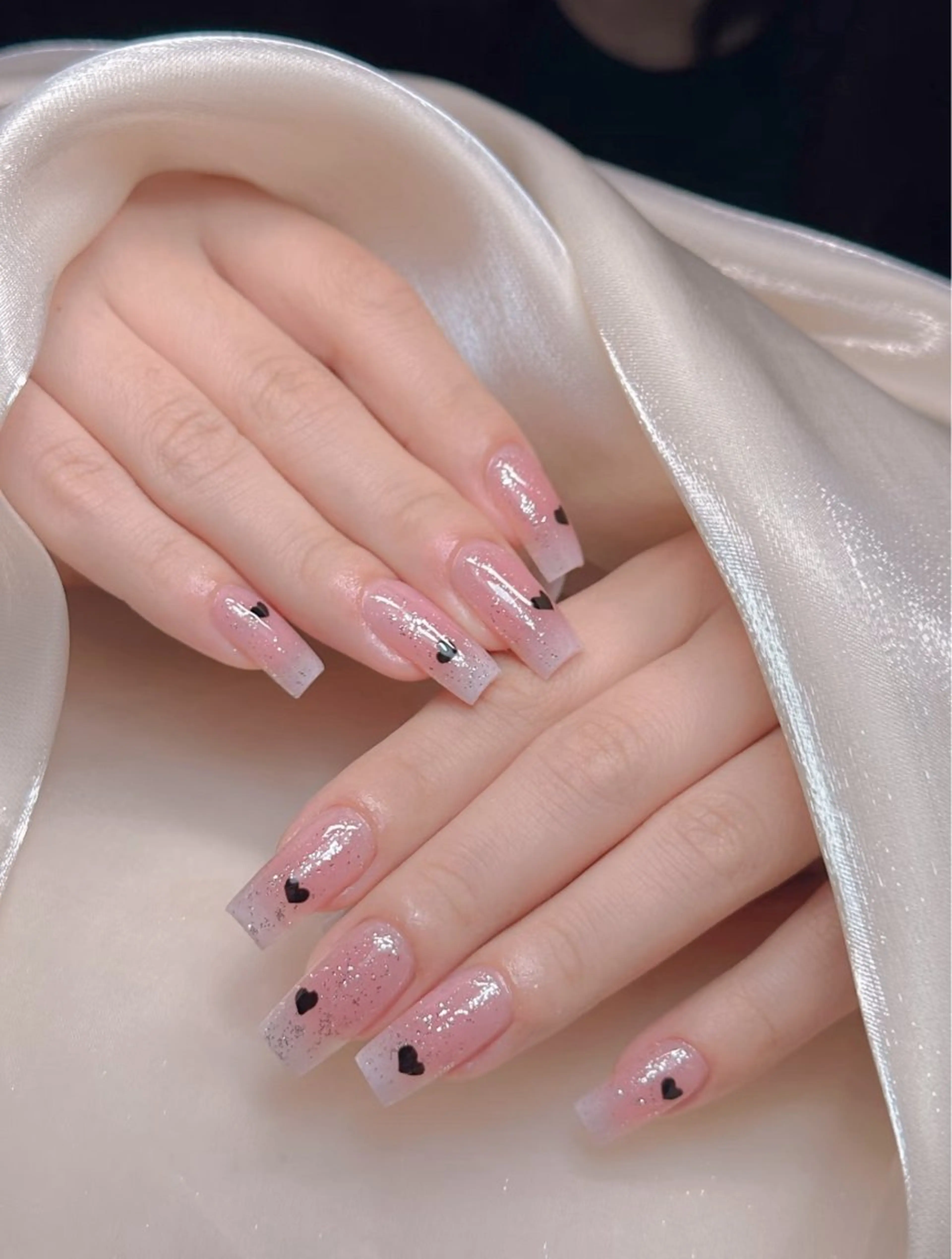 ネイル シンプルネイル ハンドネイル チョウ Rachaelのネイルデザイン