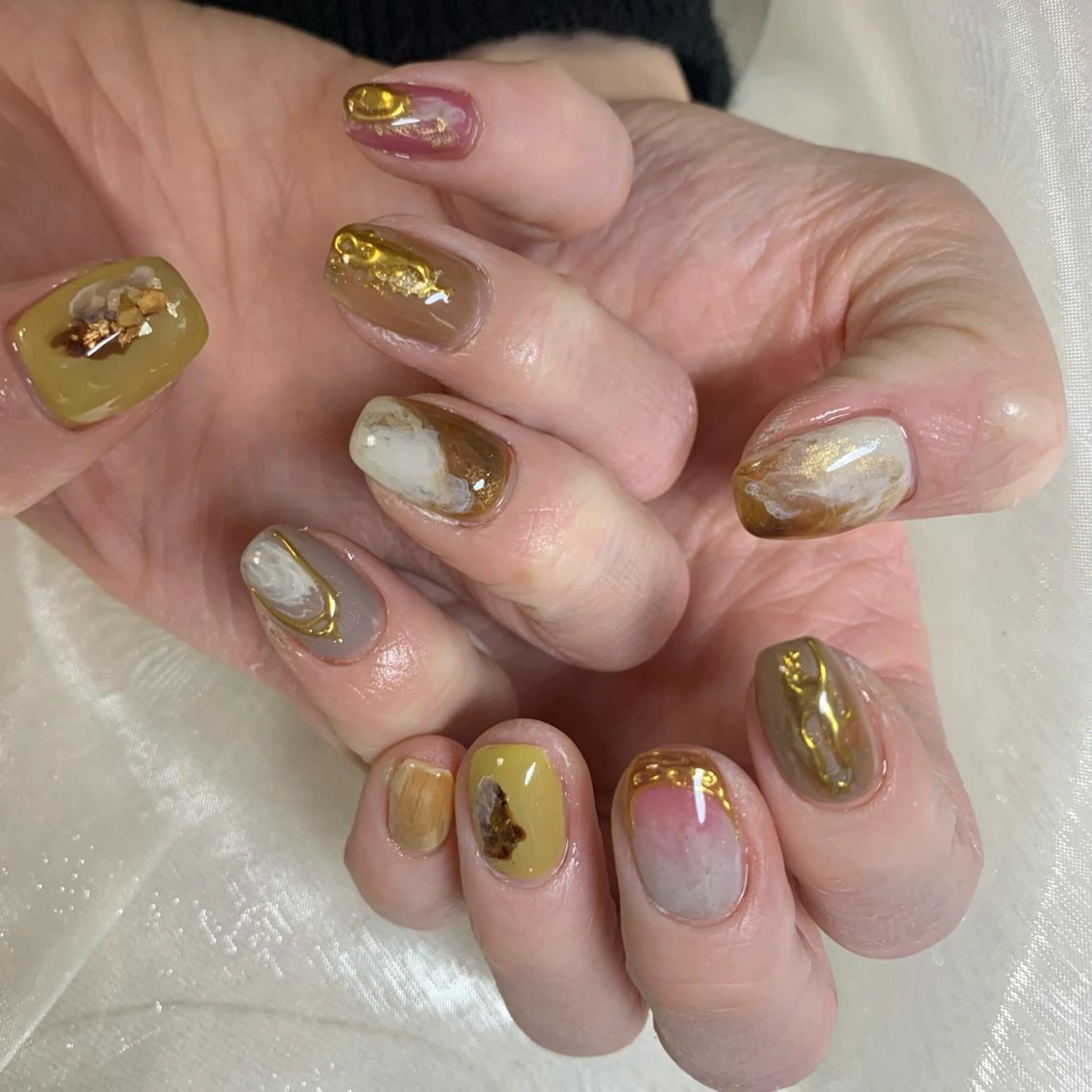 ネイル ハンドネイル repos~ルポ~所属・里見 麗のネイルデザイン