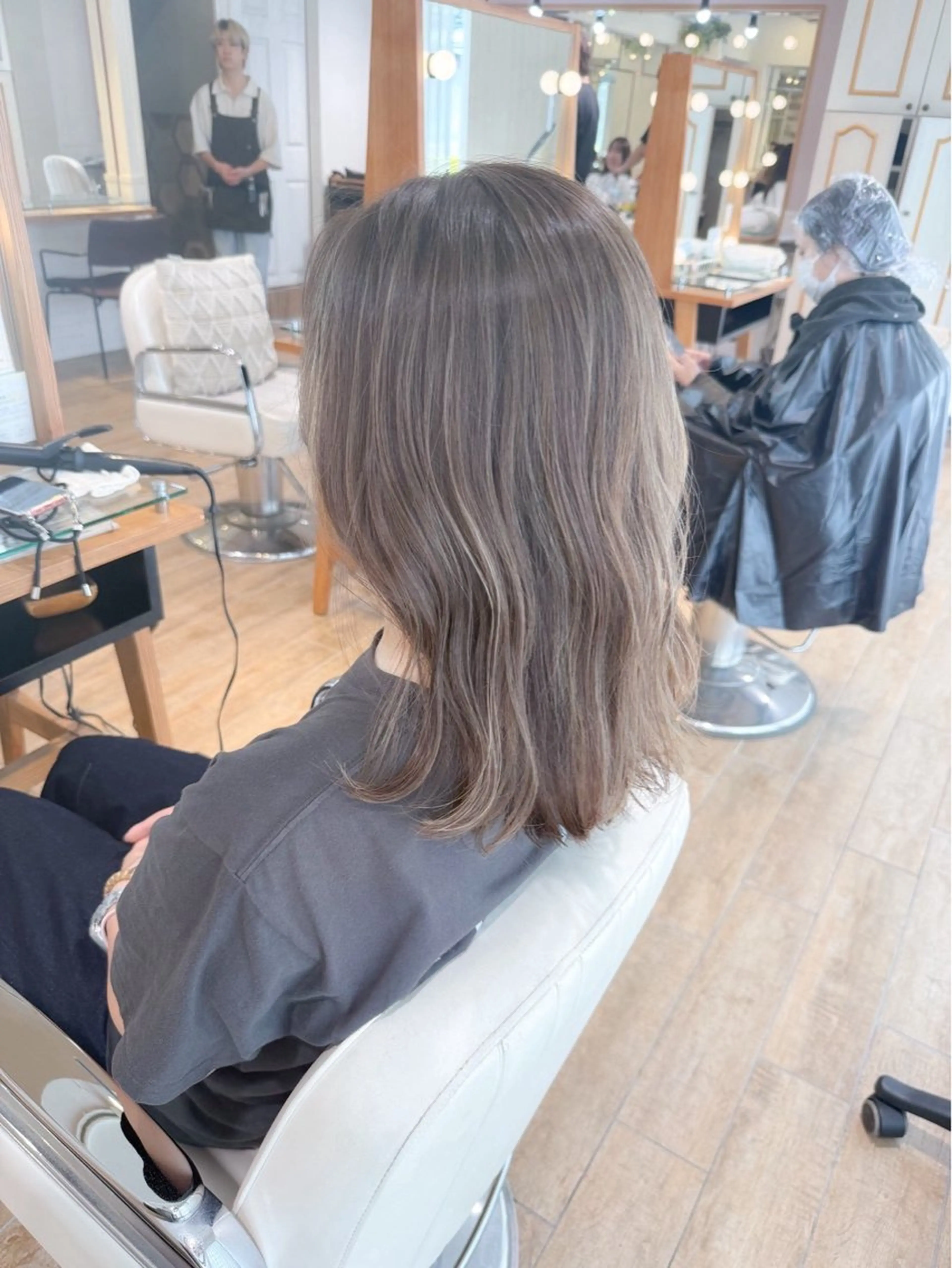 セミロング カラー ヘアカラー トリートメント ハイトーン/カラー /縮毛矯正/松田健佑のヘアスタイル