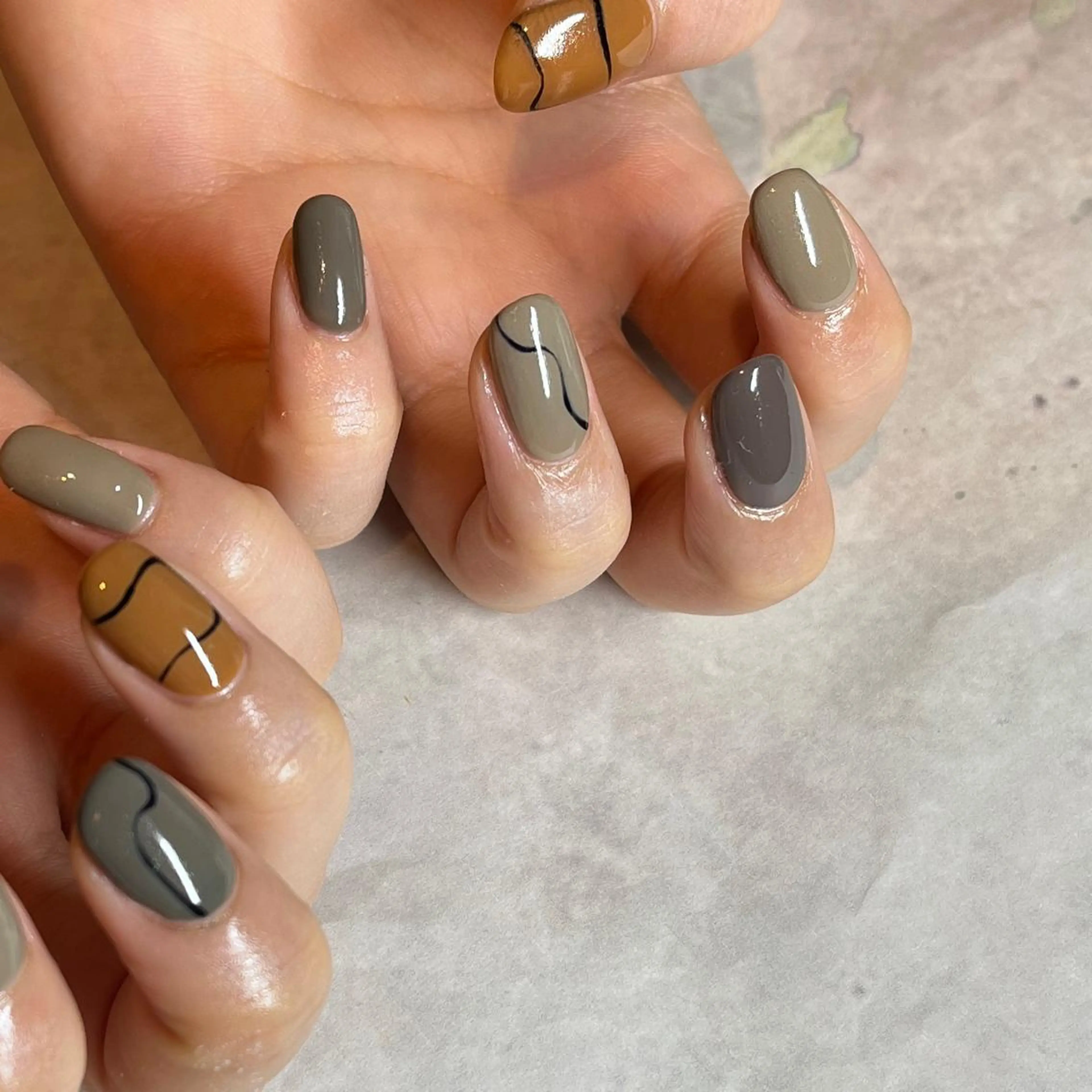 ネイル シンプルネイル フリーランス¨̮⃝ ネイリストOKADAのネイルデザイン