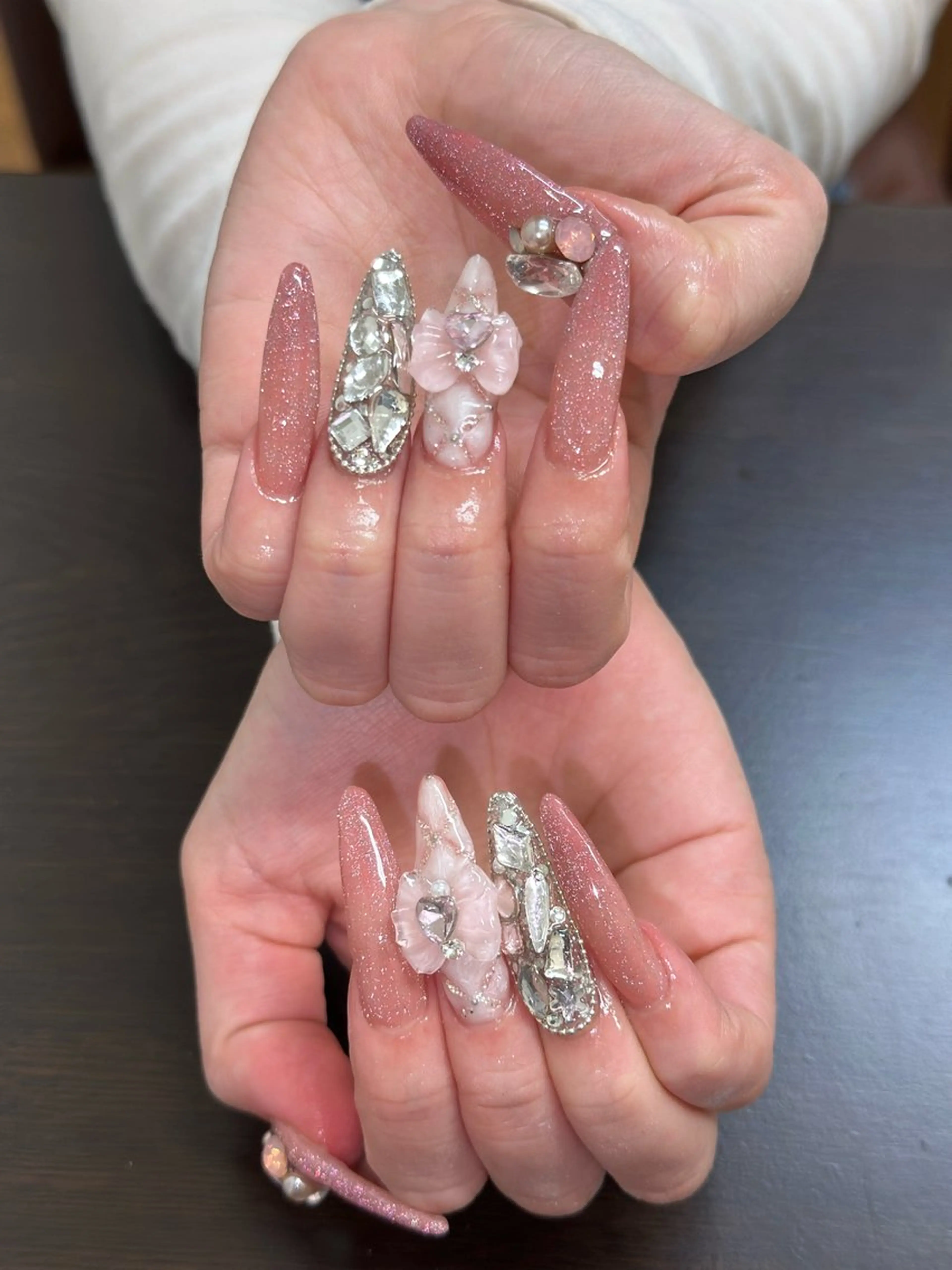 ネイル シャインネイル所属・伊藤 くるみのネイルデザイン