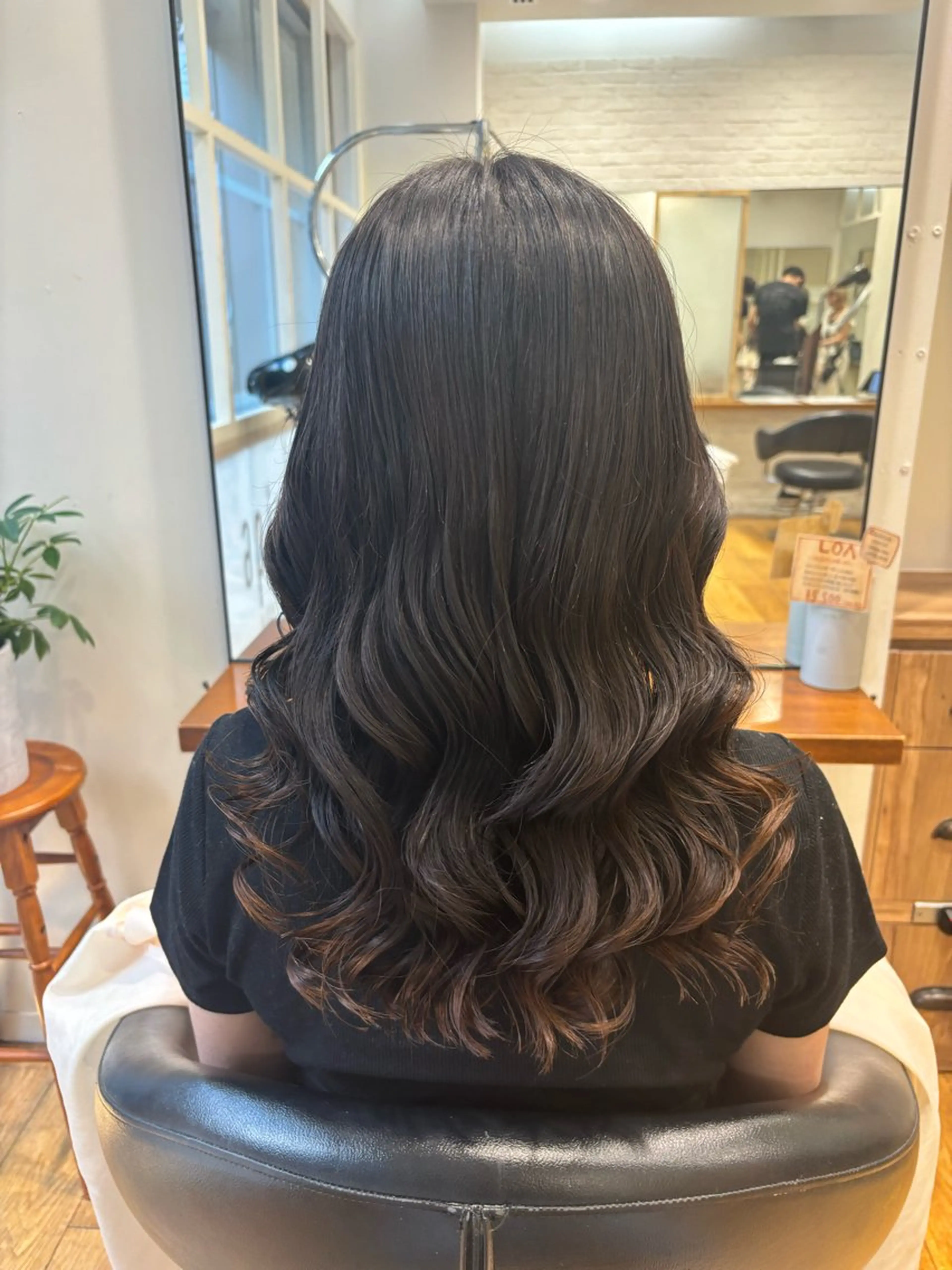 セミロング コテ巻き風パーマ🫧 麻尋のヘアスタイル