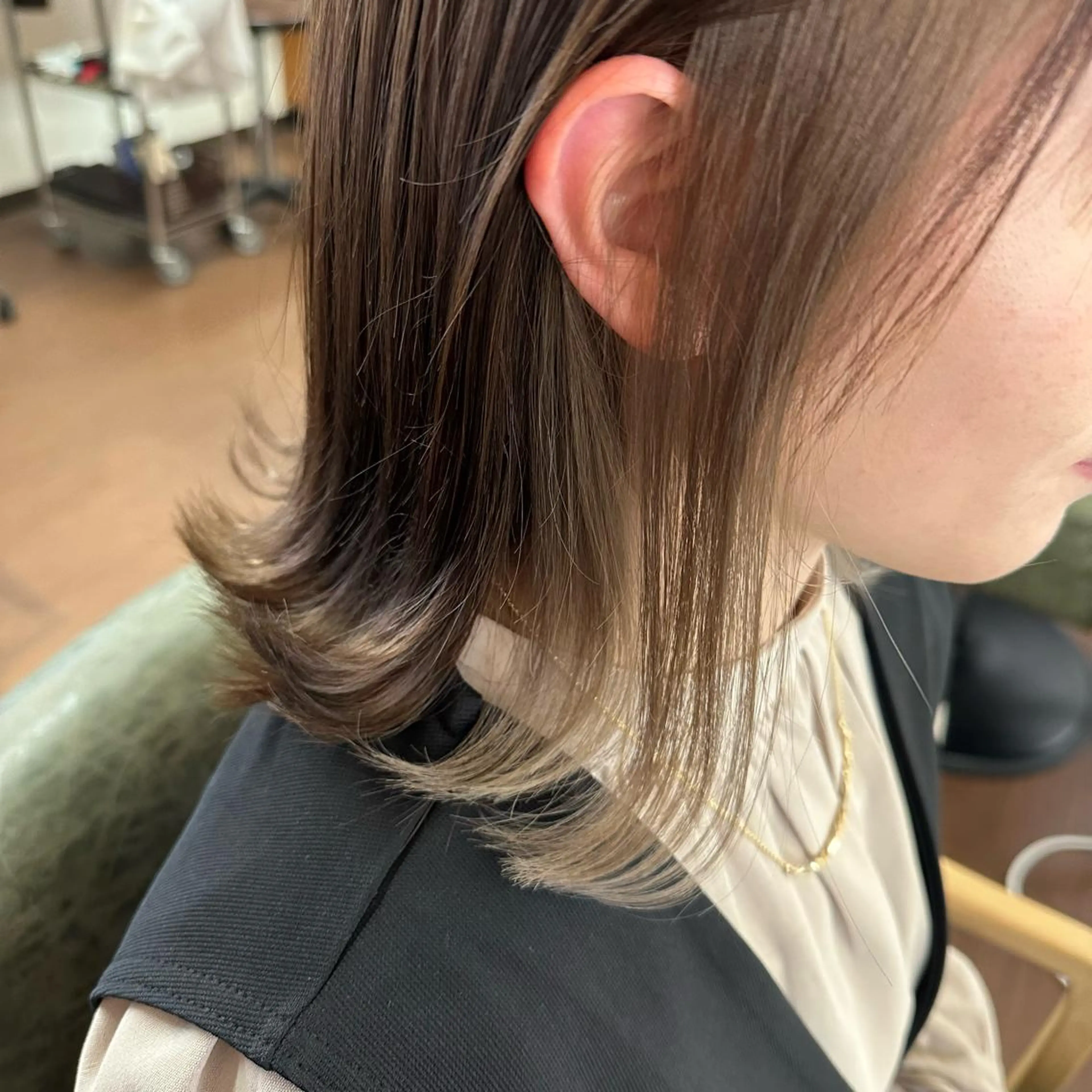 ミディアム カラー アッシュ ベージュカラー 透明感カラー カット ヘアカラー インナーカラー指名 No.1菊池柊真のヘアスタイル
