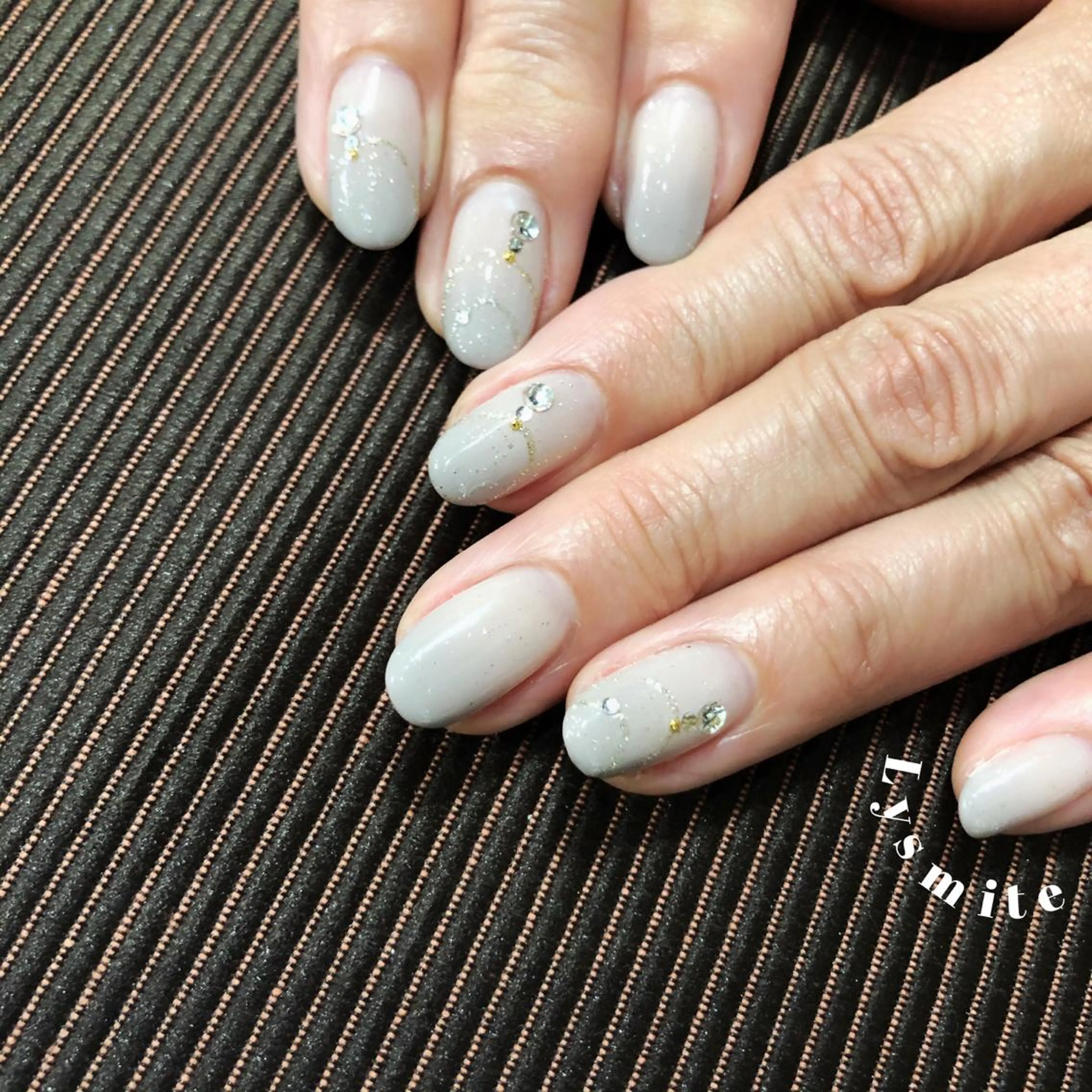 ネイル オフィスネイル Lysmite所属・岩本 美香のネイルデザイン