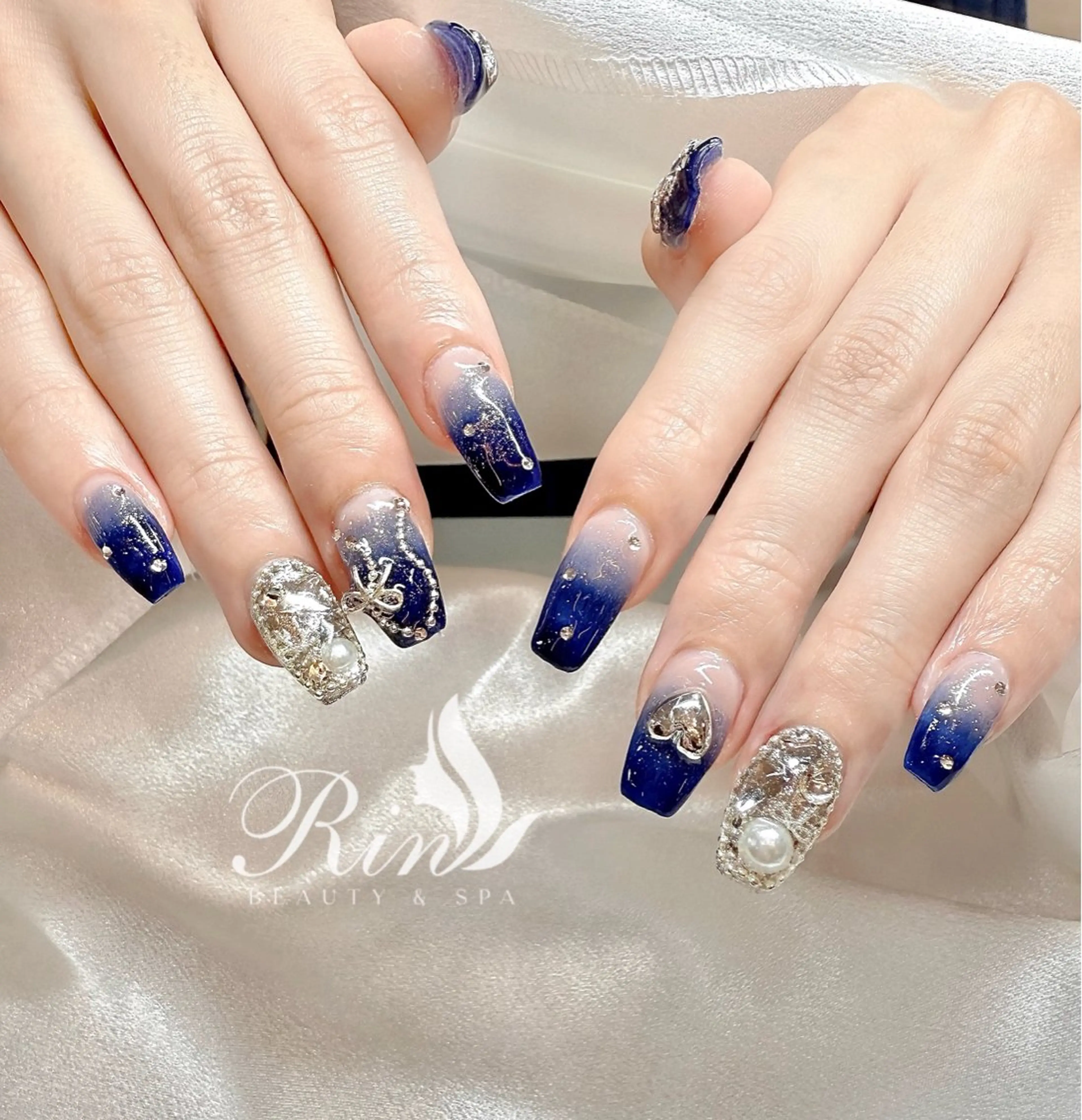 ネイル アートネイル フレンチネイル ジェルネイル 韓国ネイル ミラーネイル Rin Nail 新大久保店のネイルデザイン