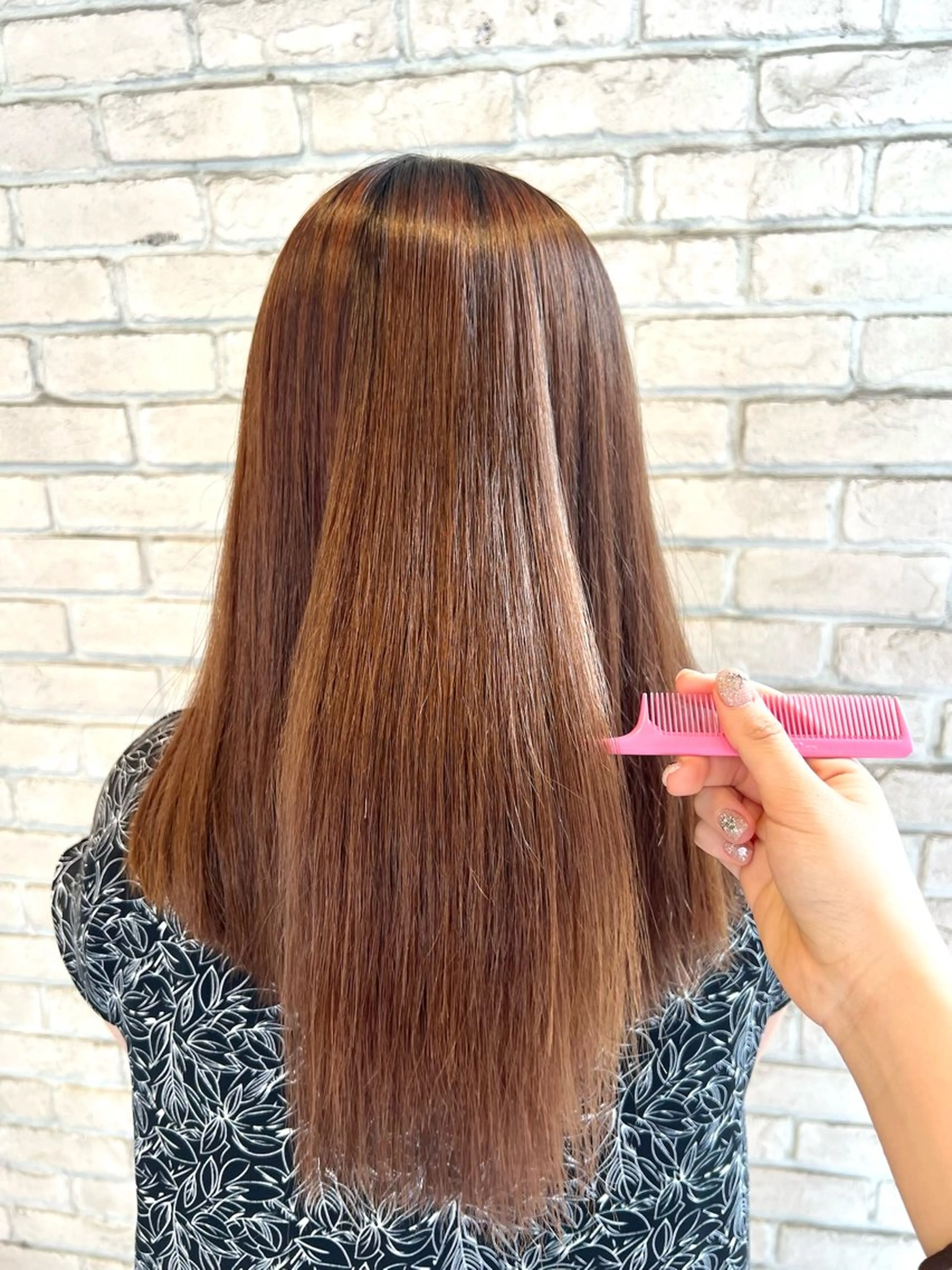 セミロング 縮毛矯正 しゅり/韓国艶カラー 🩶🫧エクステ🎀のヘアスタイル