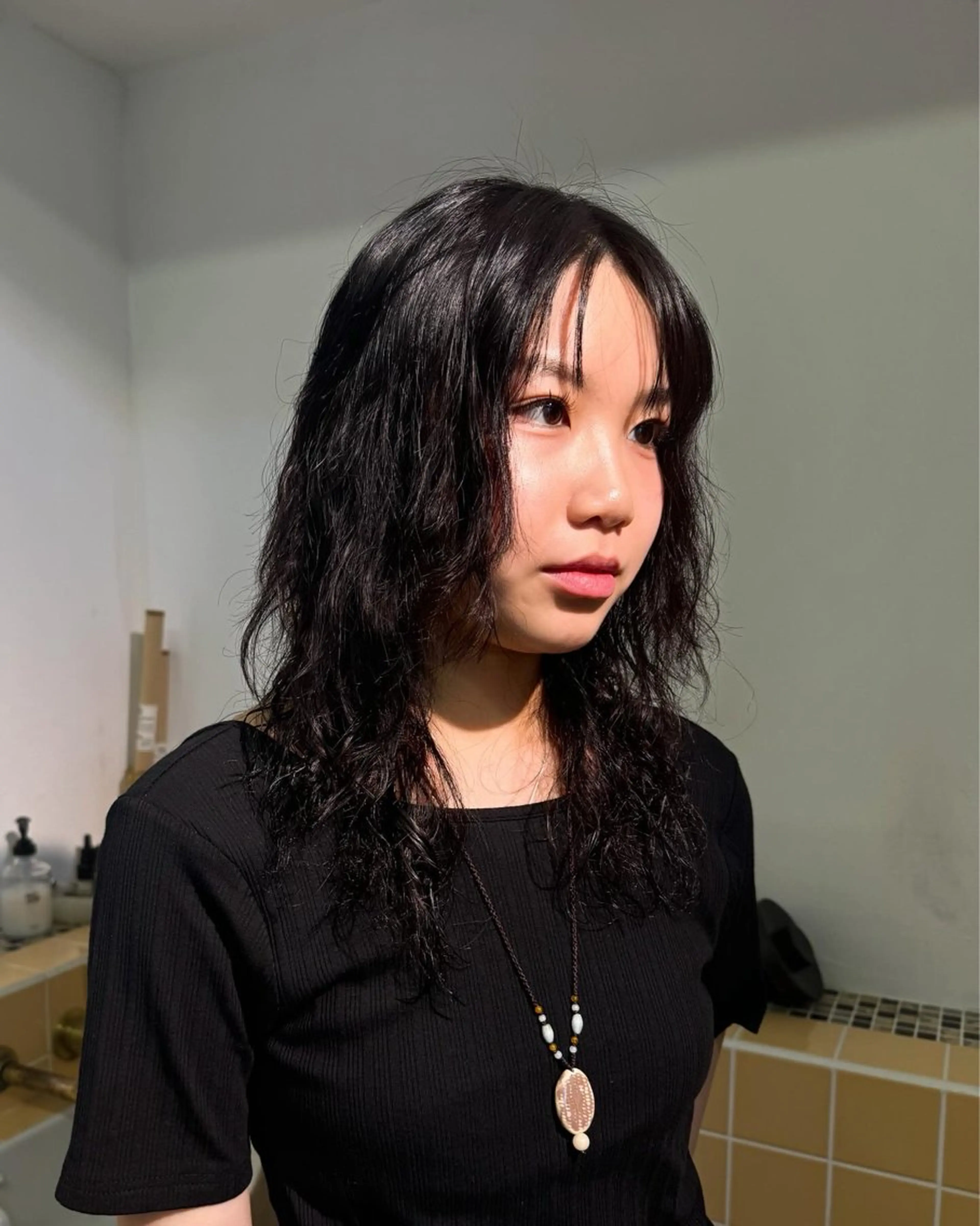 ミディアム パーマ ミディアムパーマ レイヤーカット カット パーマ Seeknext // Rukaのヘアスタイル