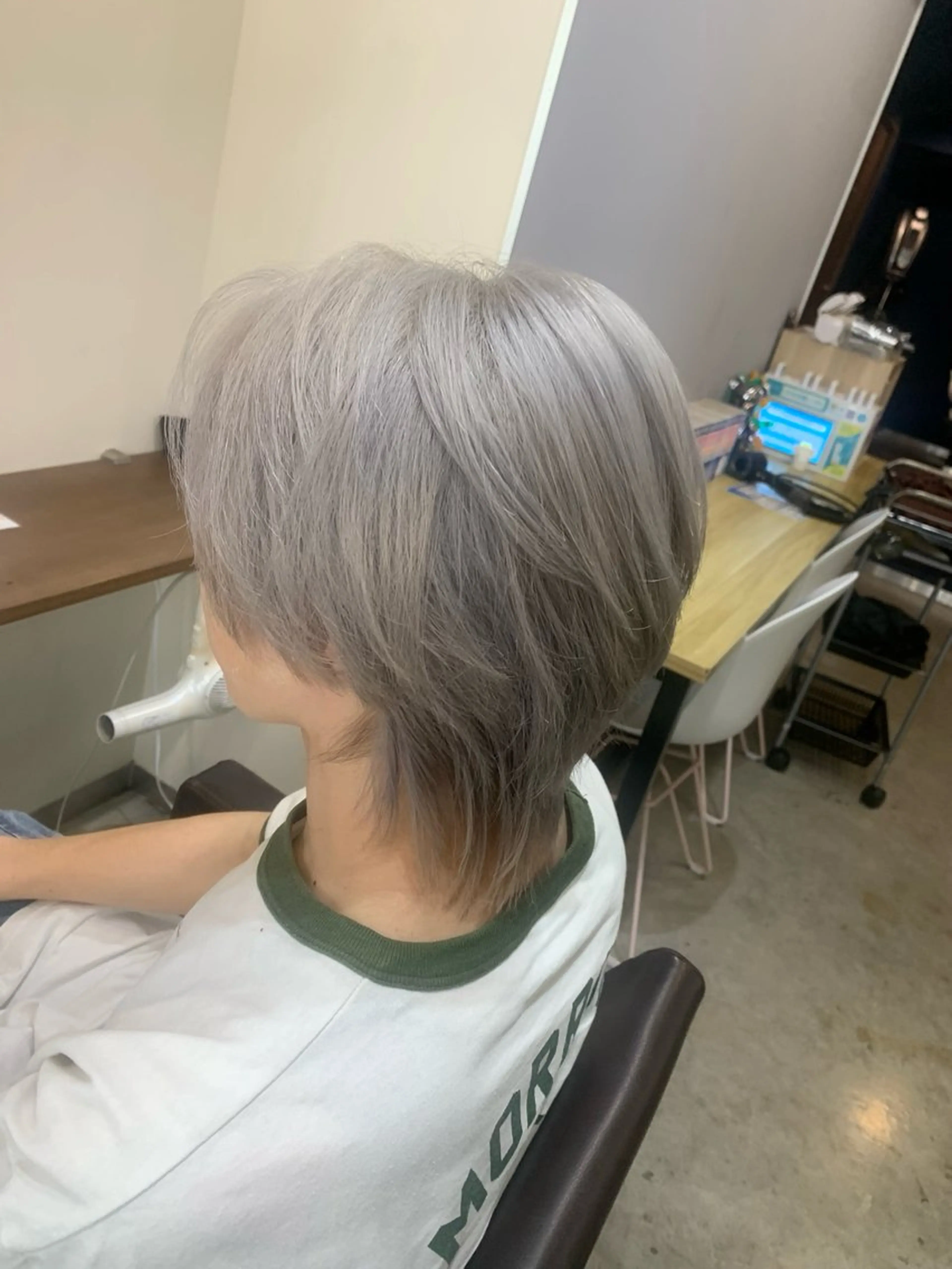 カラー メンズ メンズブリーチ センターパート ブリーチ 透明感カラー ダブルカラー 🥞モデル募集中🎧 miyukiのヘアスタイル