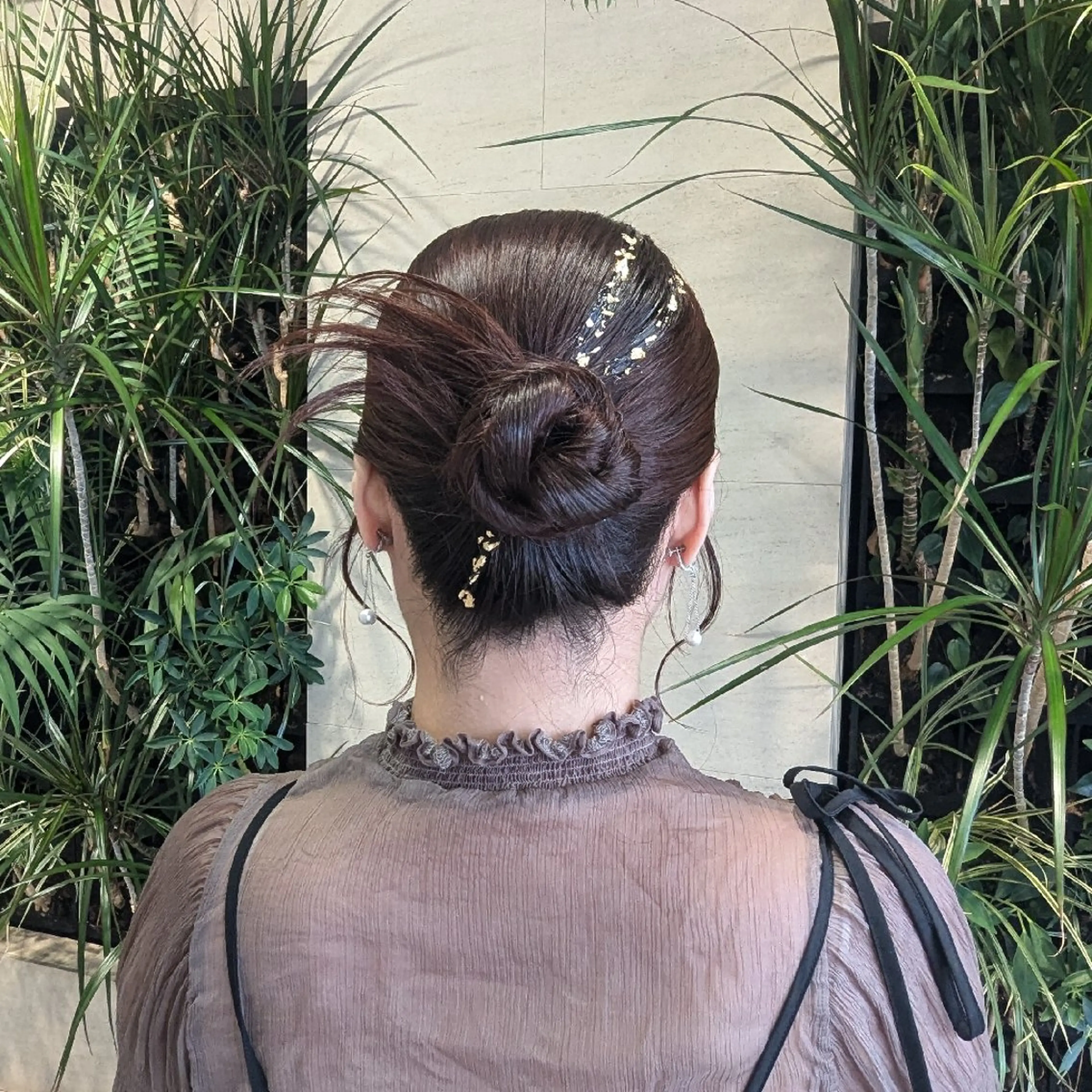 セミロング ヘアセット 髪質改善/お呼ば れヘア/透明感カラーのヘアスタイル