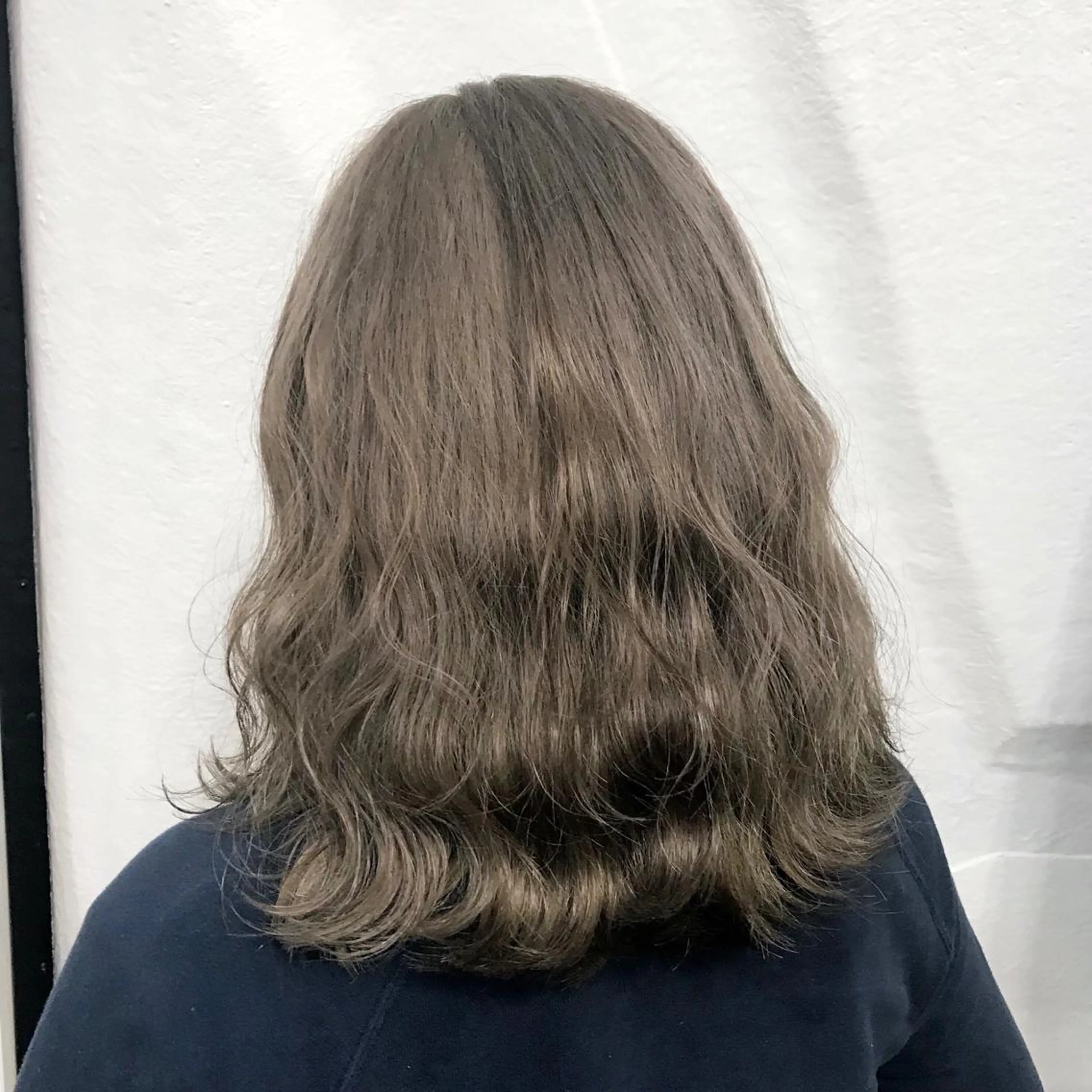 カラー アッシュ アッシュグレー アッシュグレージュ ブリーチ グレージュ サロウィン所属・K-POP好き美容師 🇰🇷Kai.Yのヘアスタイル