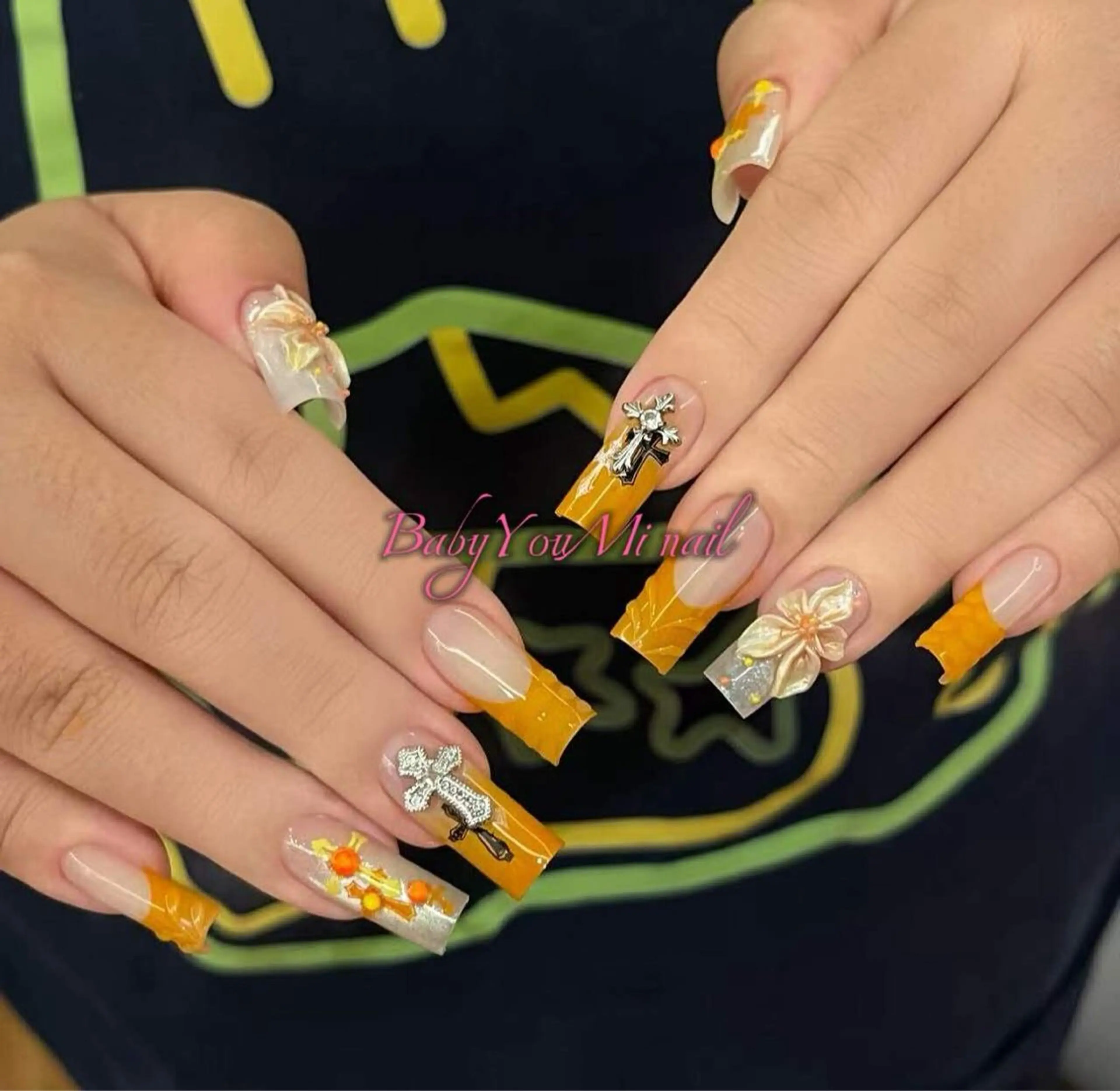 ネイル オーロラネイル フラワーネイル フットネイル フレンチネイル ジェルネイル ハンドネイル BabyYouMi nailのネイルデザイン