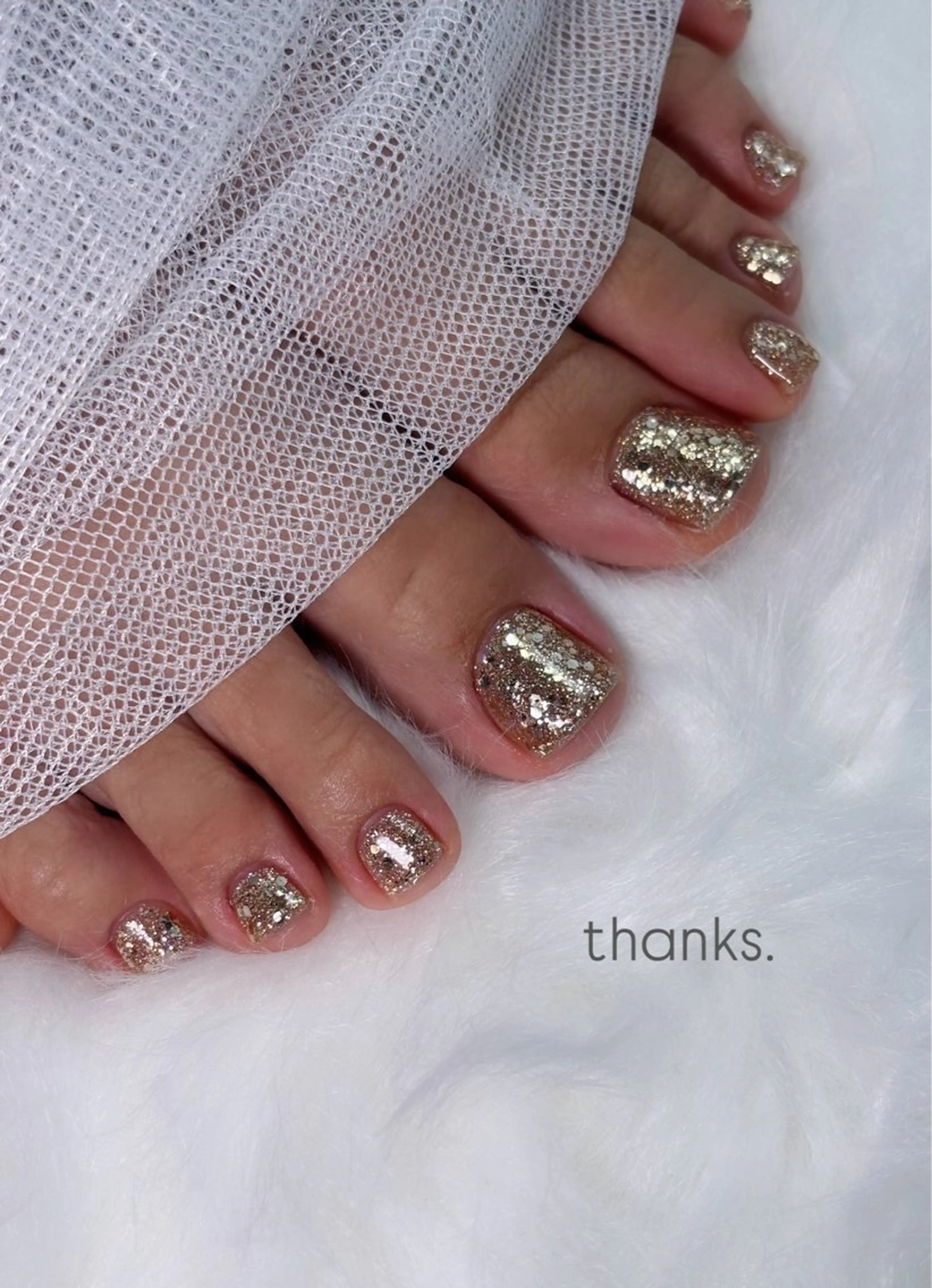 ネイル フットネイル ラメ(グリッター) ワンカラーネイル フットネイル .8 HAREのネイルデザイン