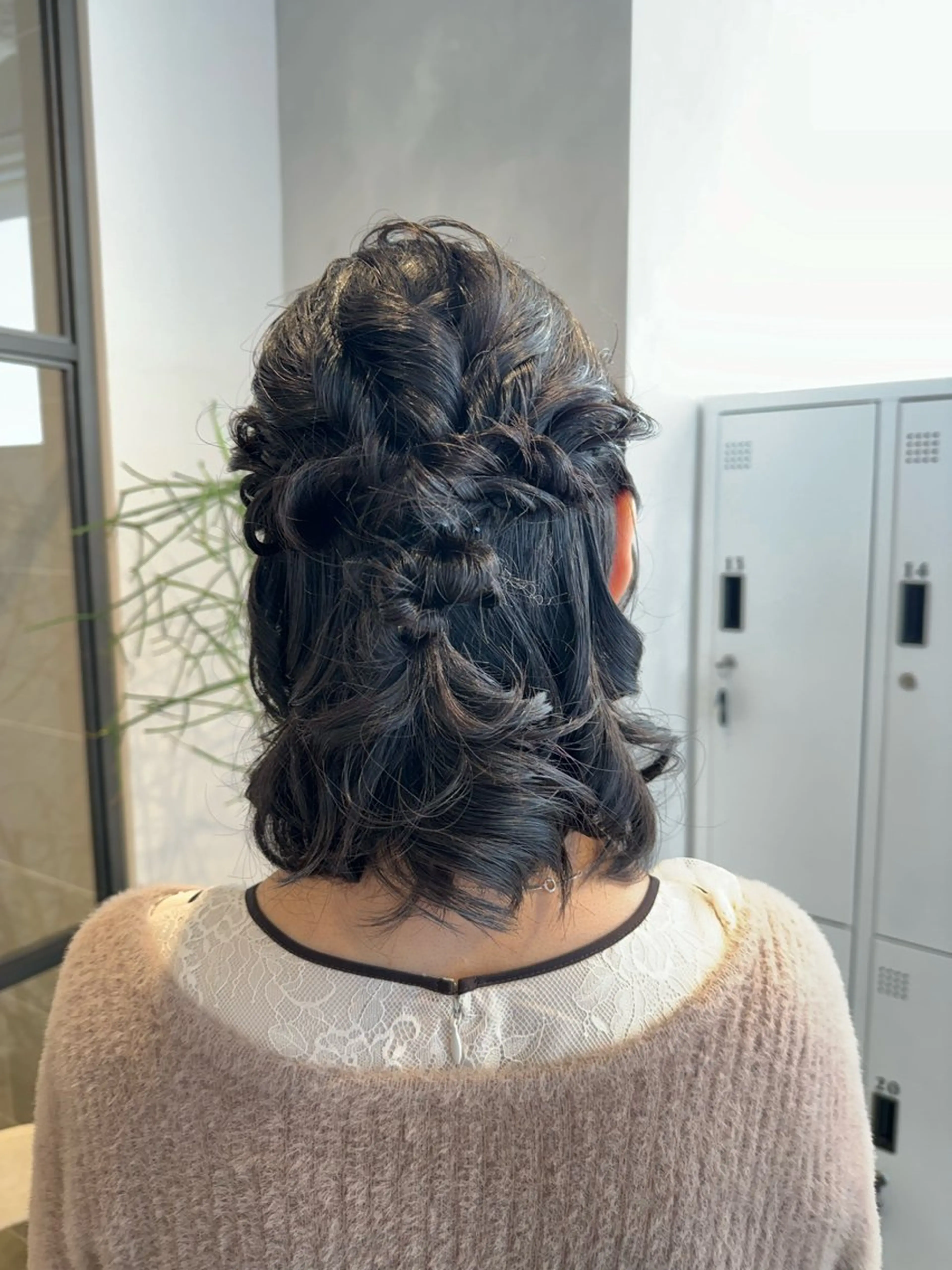 ミディアム ヘアアレンジ ハーフアップ ボブ 透明感カラー✨艶髪 制作🌱山根あゆみのヘアスタイル