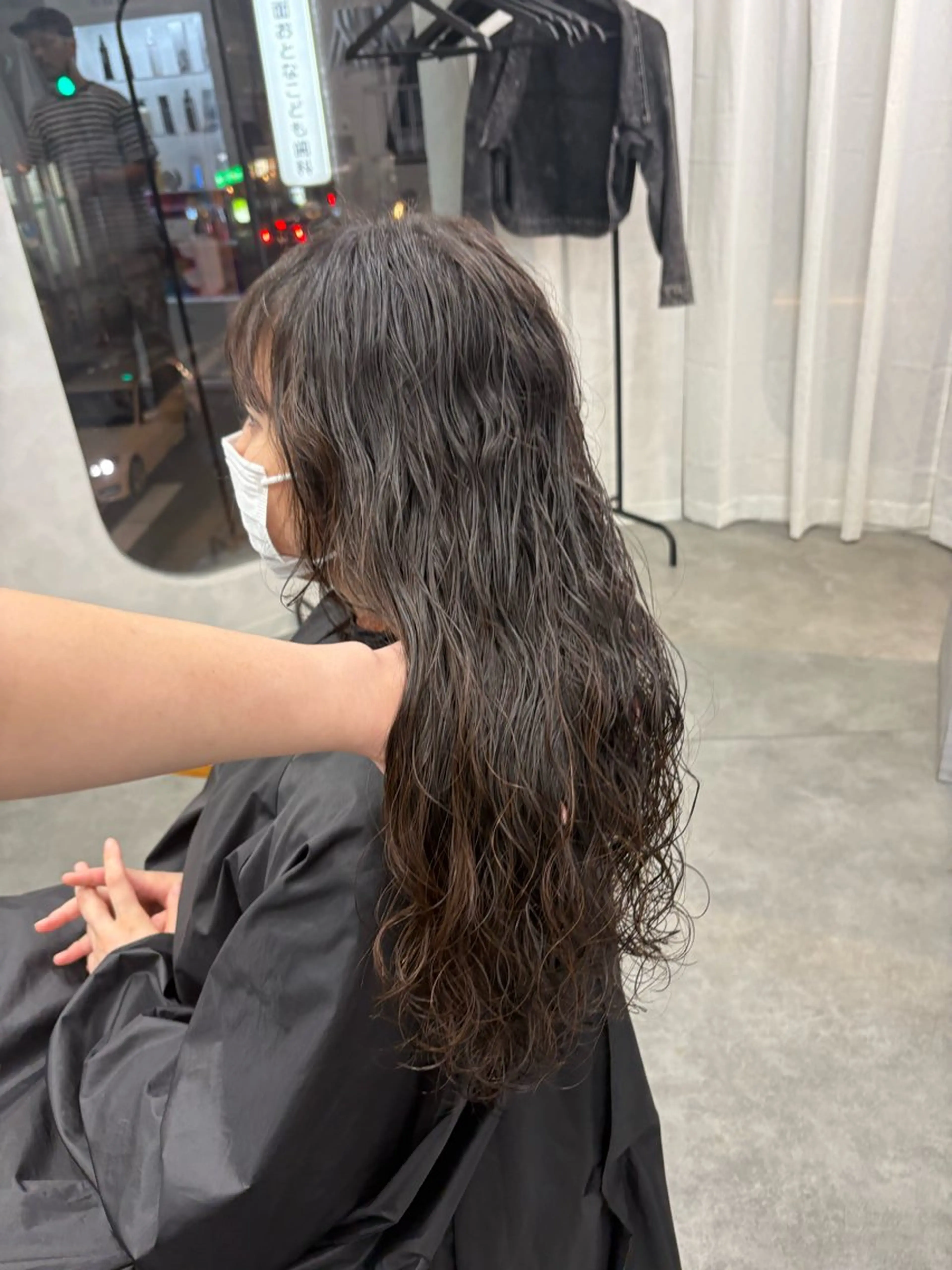 ロング パーマ LIV(リヴ) My (マイ)のヘアスタイル