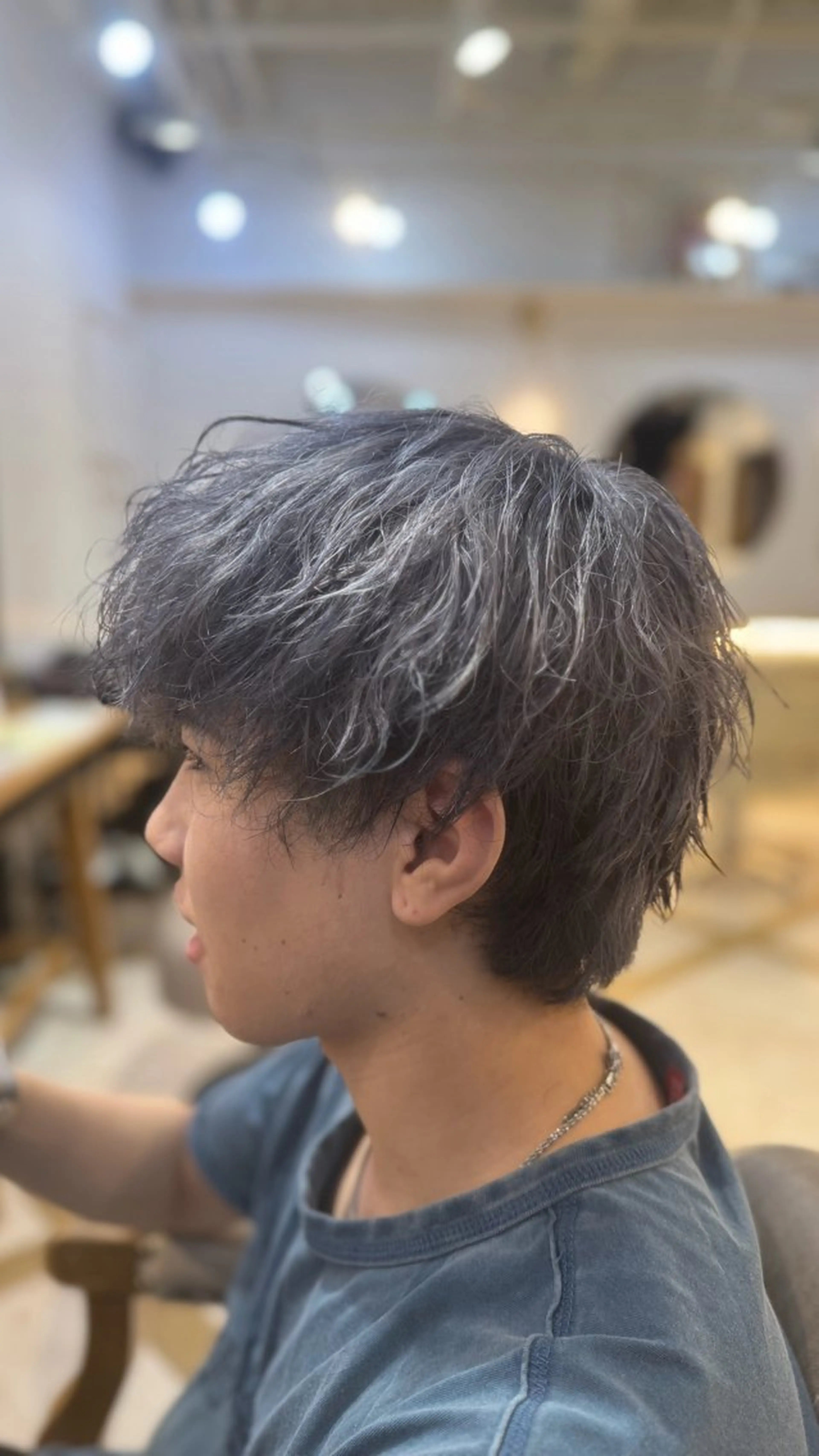 メンズ ヘアカラー トリートメント せいと/ウルフ/ ハイトーン/艶髪のヘアスタイル