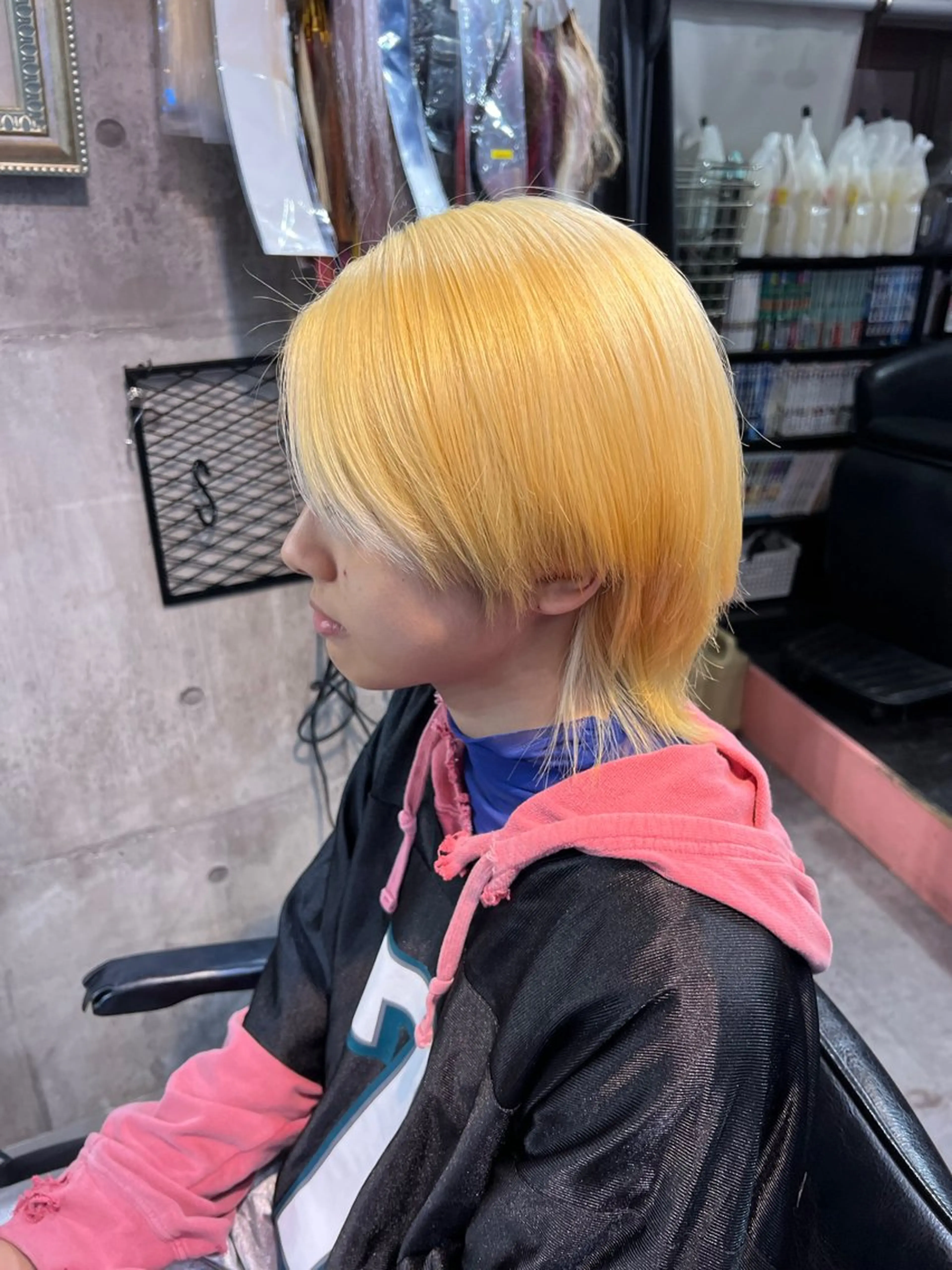 ショート カラー 抜きっぱなしブロンド ブロンド ♡₊⁺カットの天才 ??AYANEのヘアスタイル