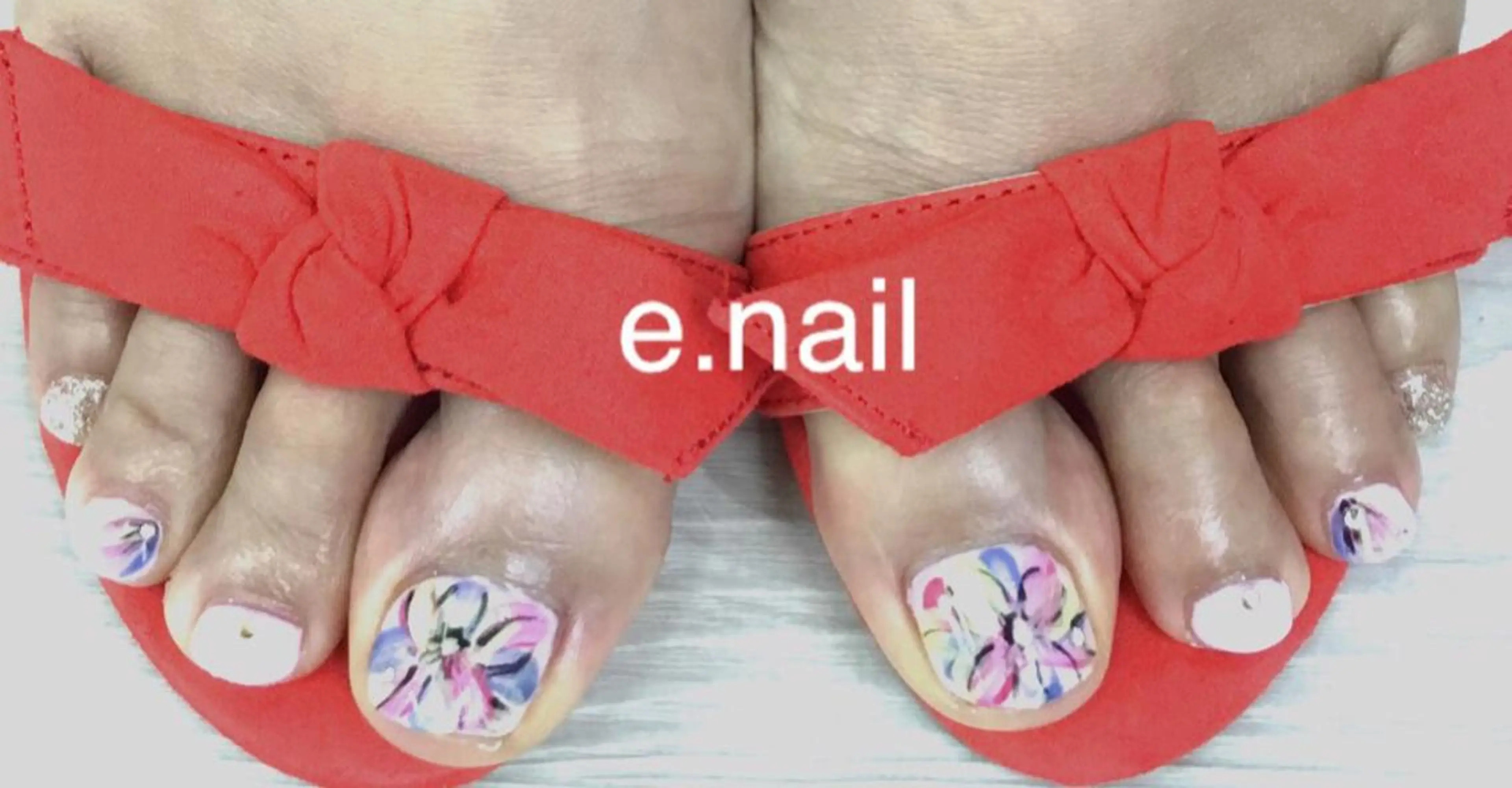 ネイル e.nail所属・和賀井 恵理のネイルデザイン
