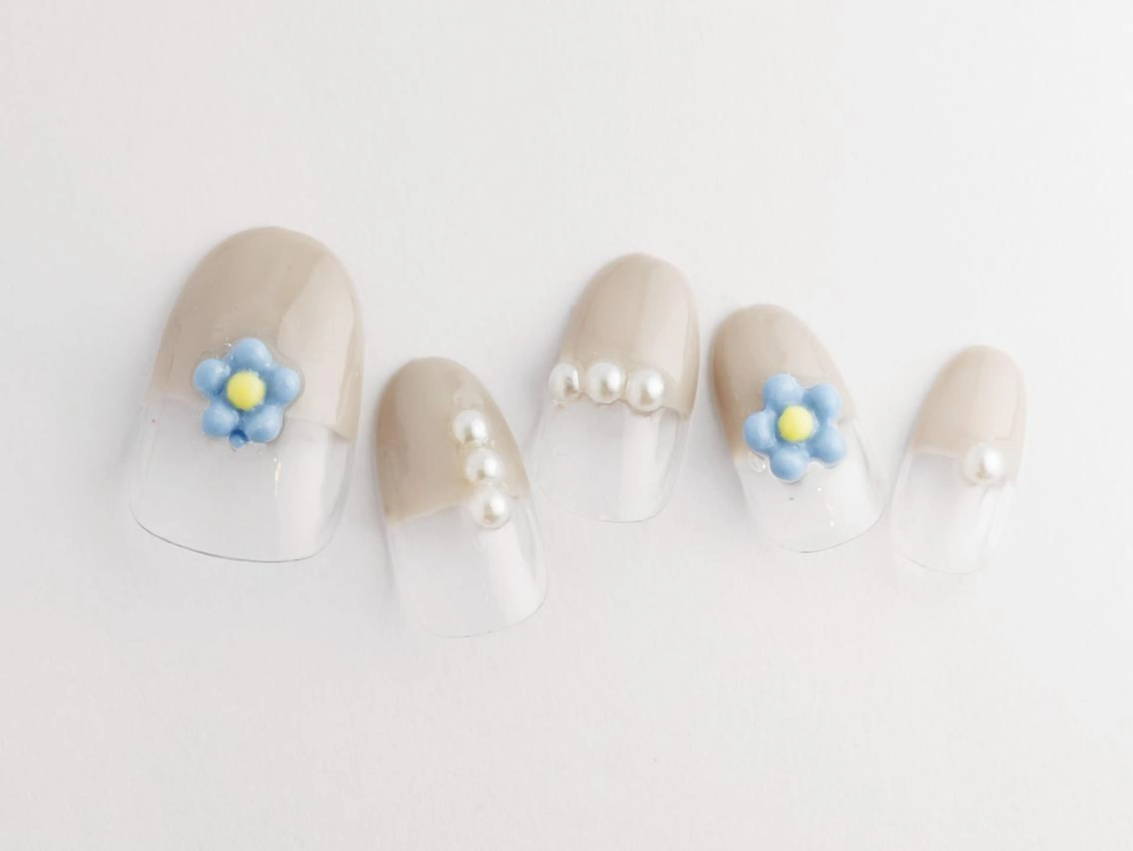 ネイル 💗🪽Tiary Nail🪽💗のネイルデザイン