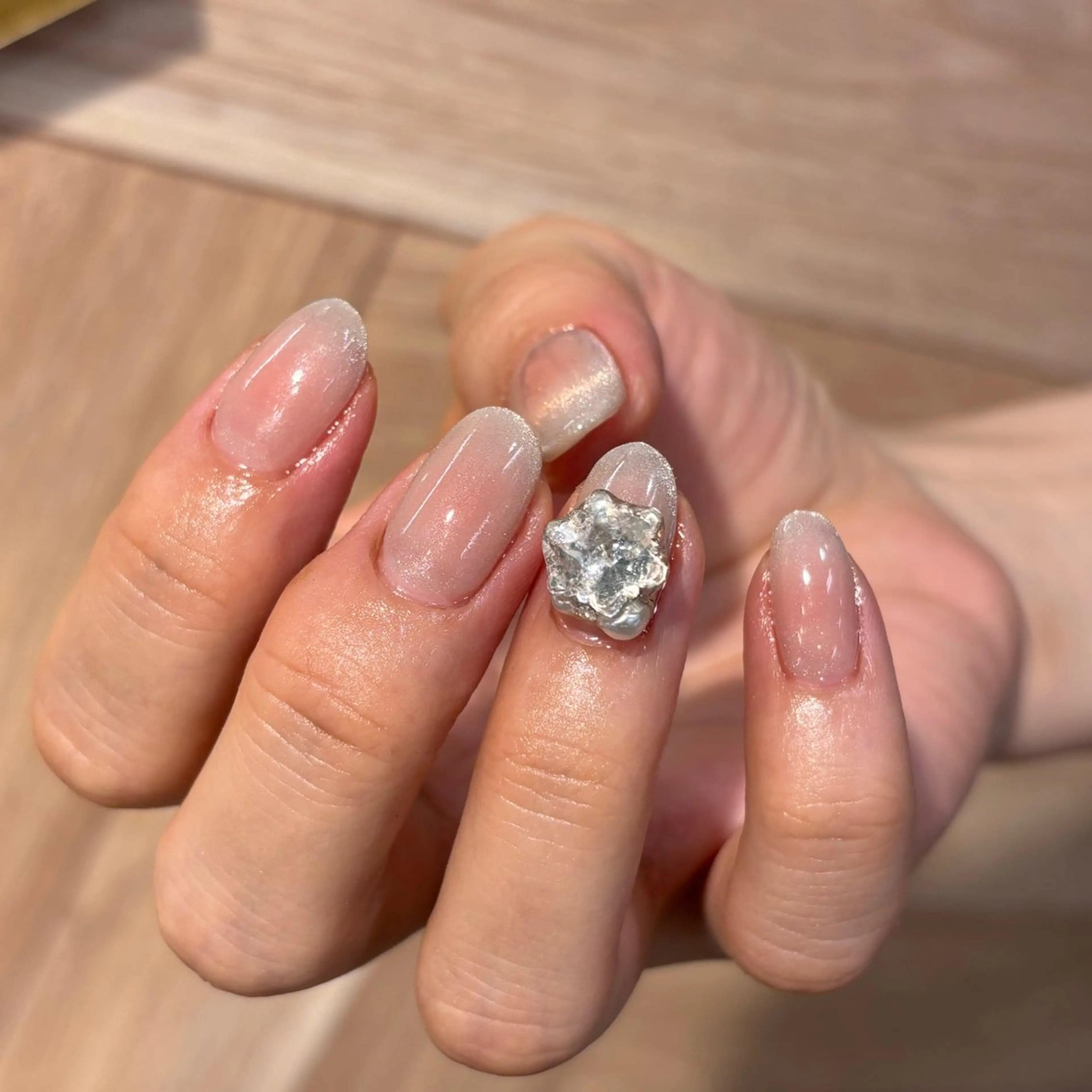 ネイル ネイルサロン カーニバルマニア 明石店所属・宇久 澪のネイルデザイン