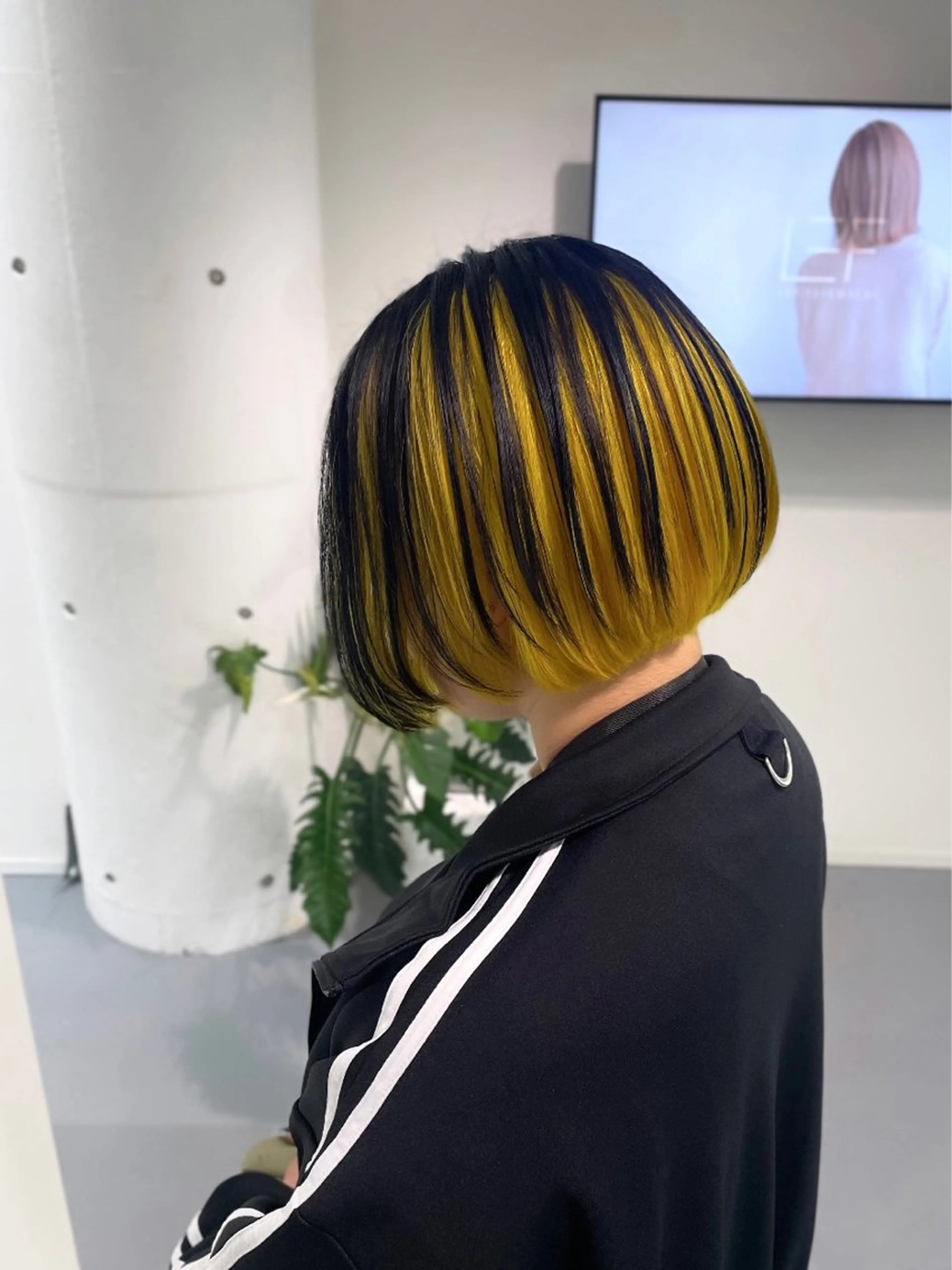 ショート ヘアカラー LEF TATEMACHI所属・西山祐生/ハイトーン /ケアブリーチ/艶髪のヘアスタイル