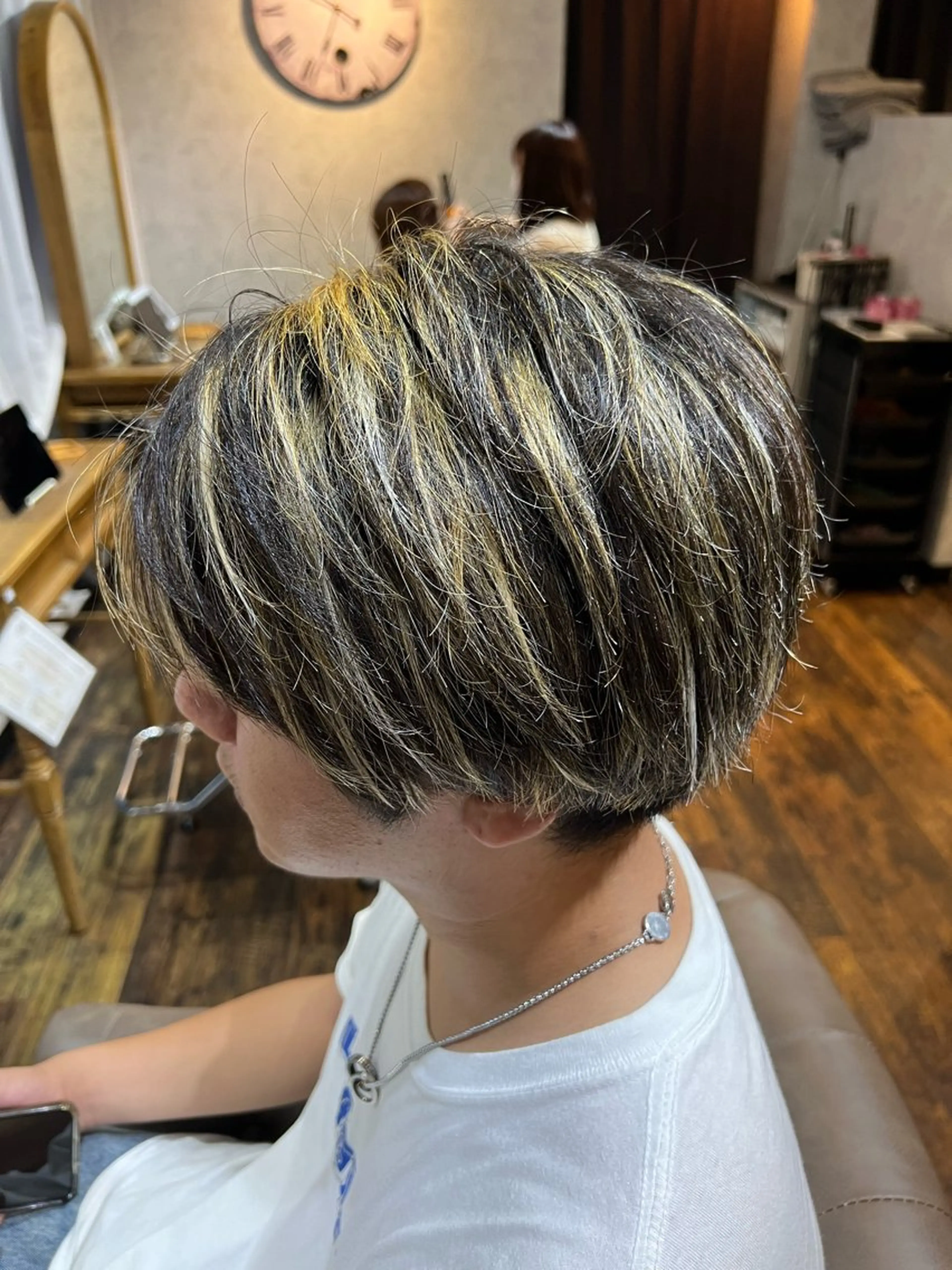 カラー 松永 かずきのヘアスタイル