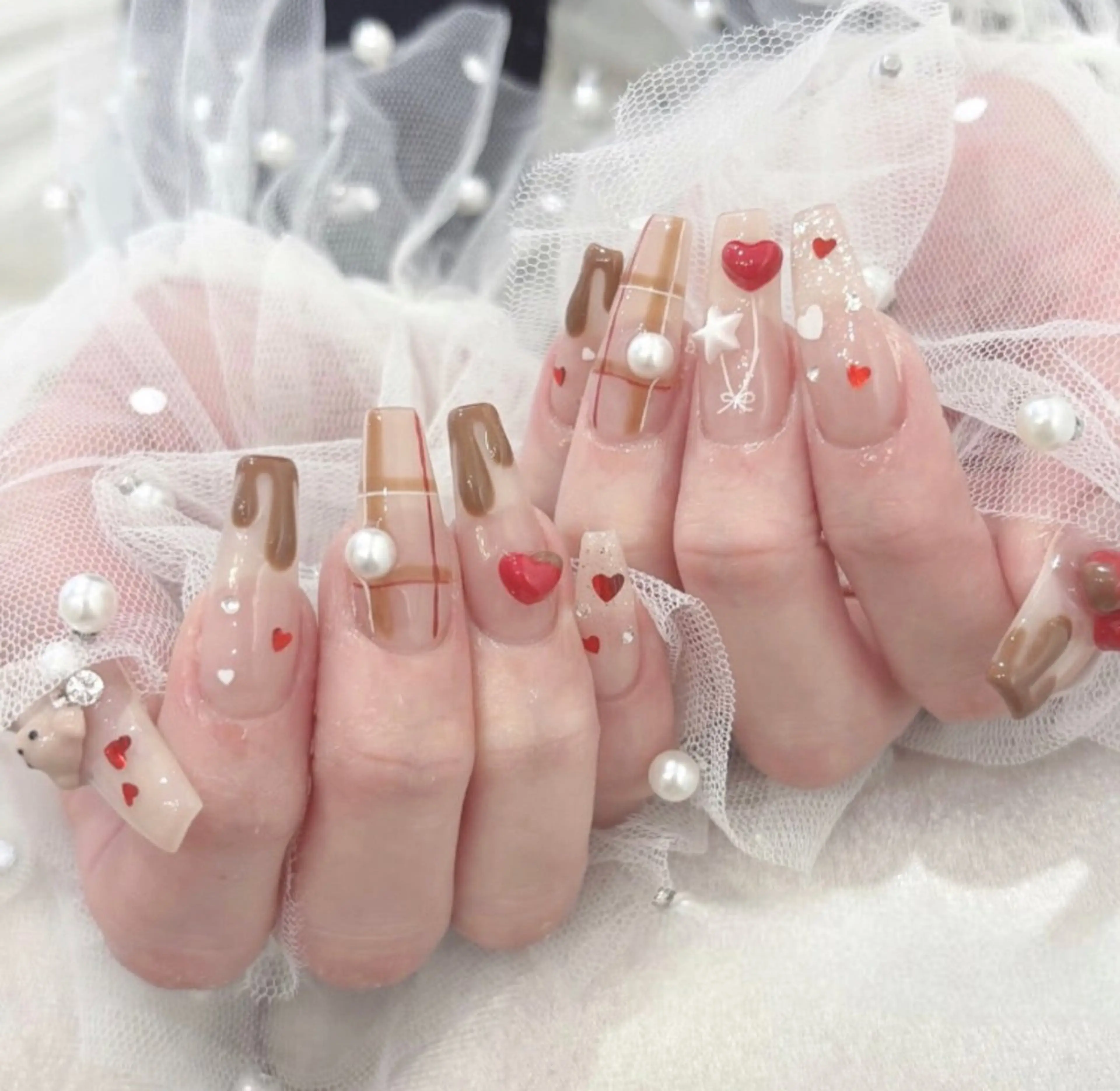 ネイル 長さ出し フレンチネイル 韓国ネイル レース マグネットネイル ハンドネイル 波 なみのネイルデザイン