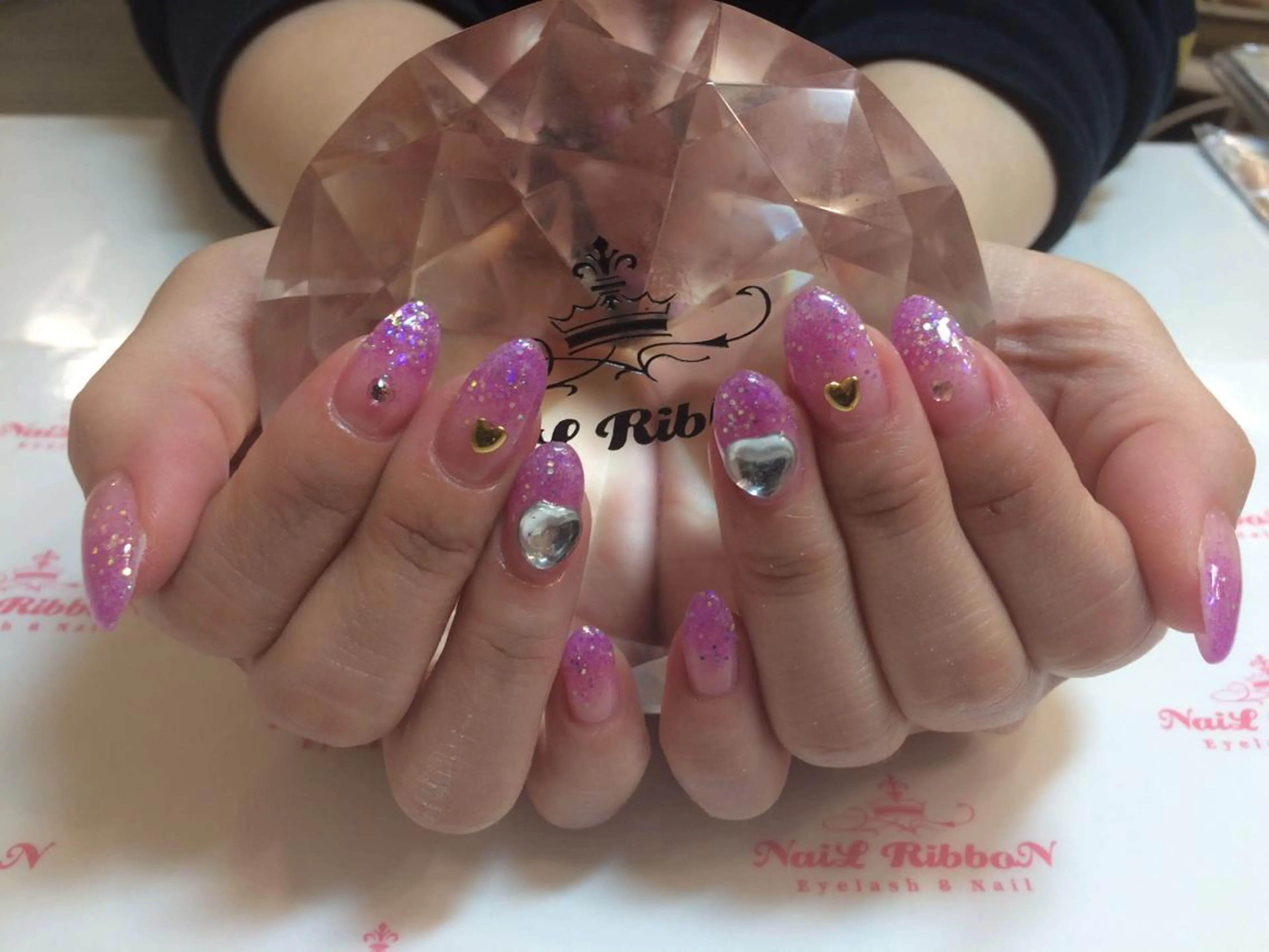 ネイル ネイルリボン 受付スタッフのネイルデザイン
