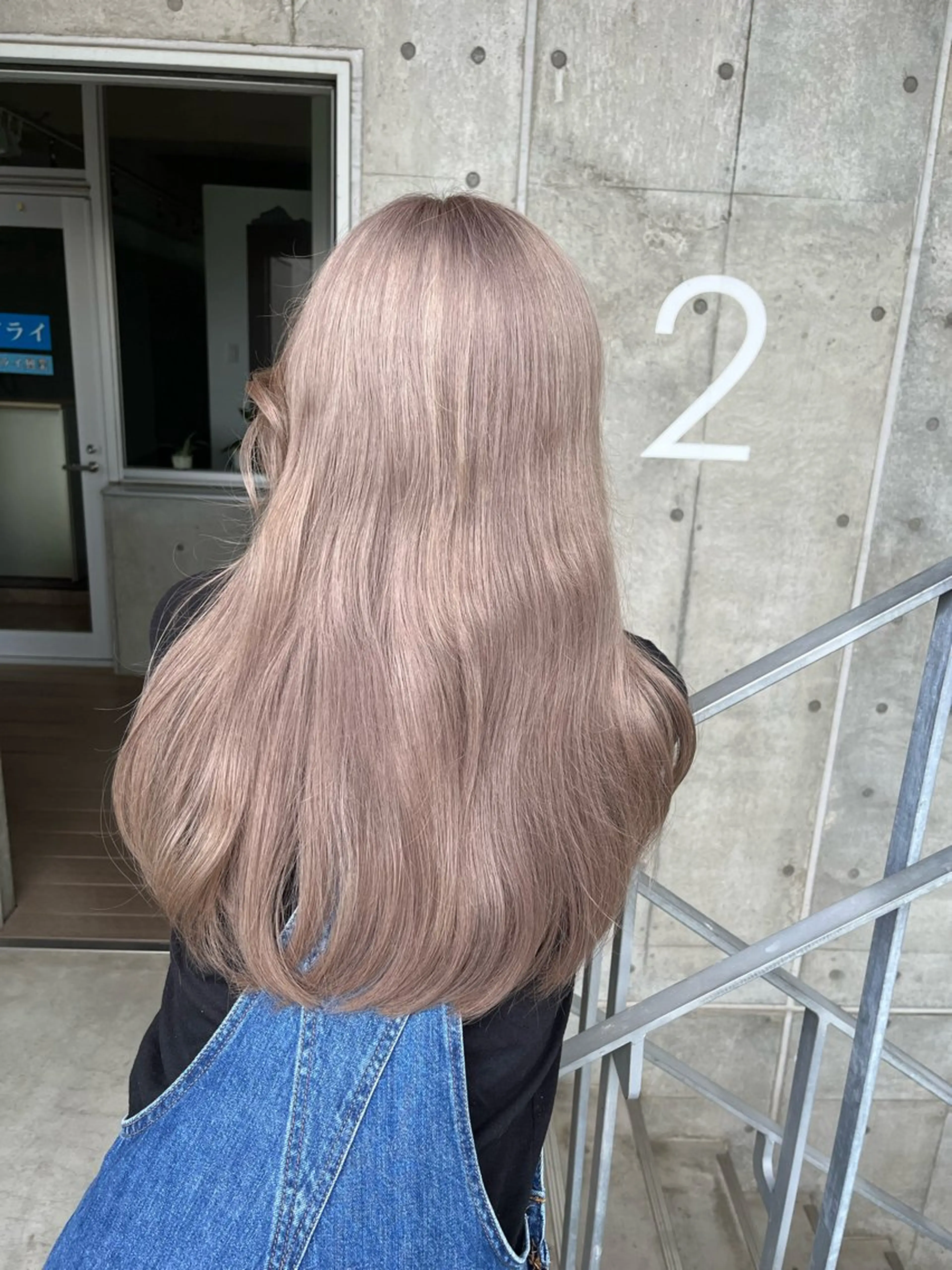 ロング カラー ベージュカラー pigment 【ピグメント】所属・まどか/荒井/ 外国人風🥑のヘアスタイル