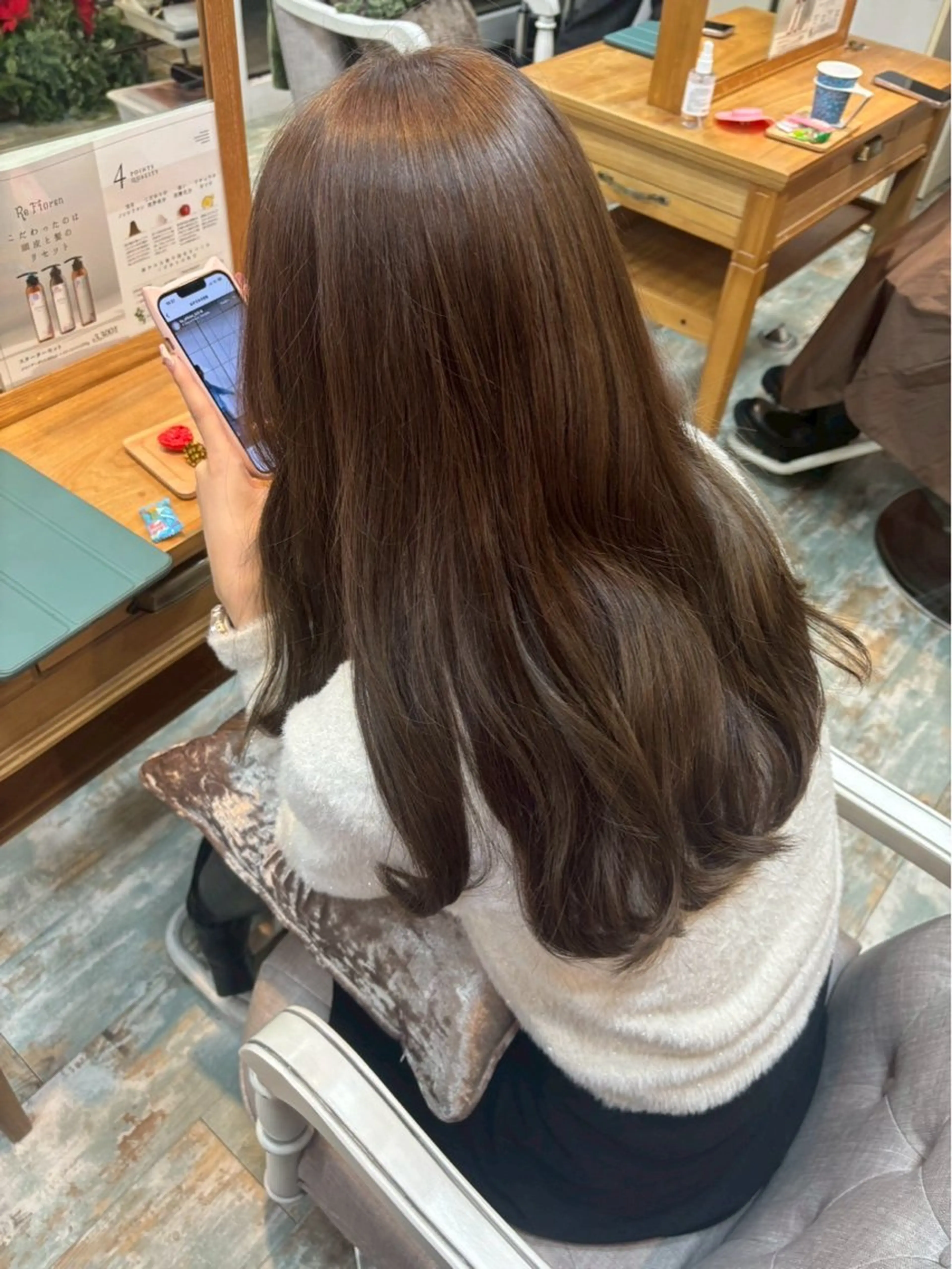 カラー 鈴木 凜のヘアスタイル