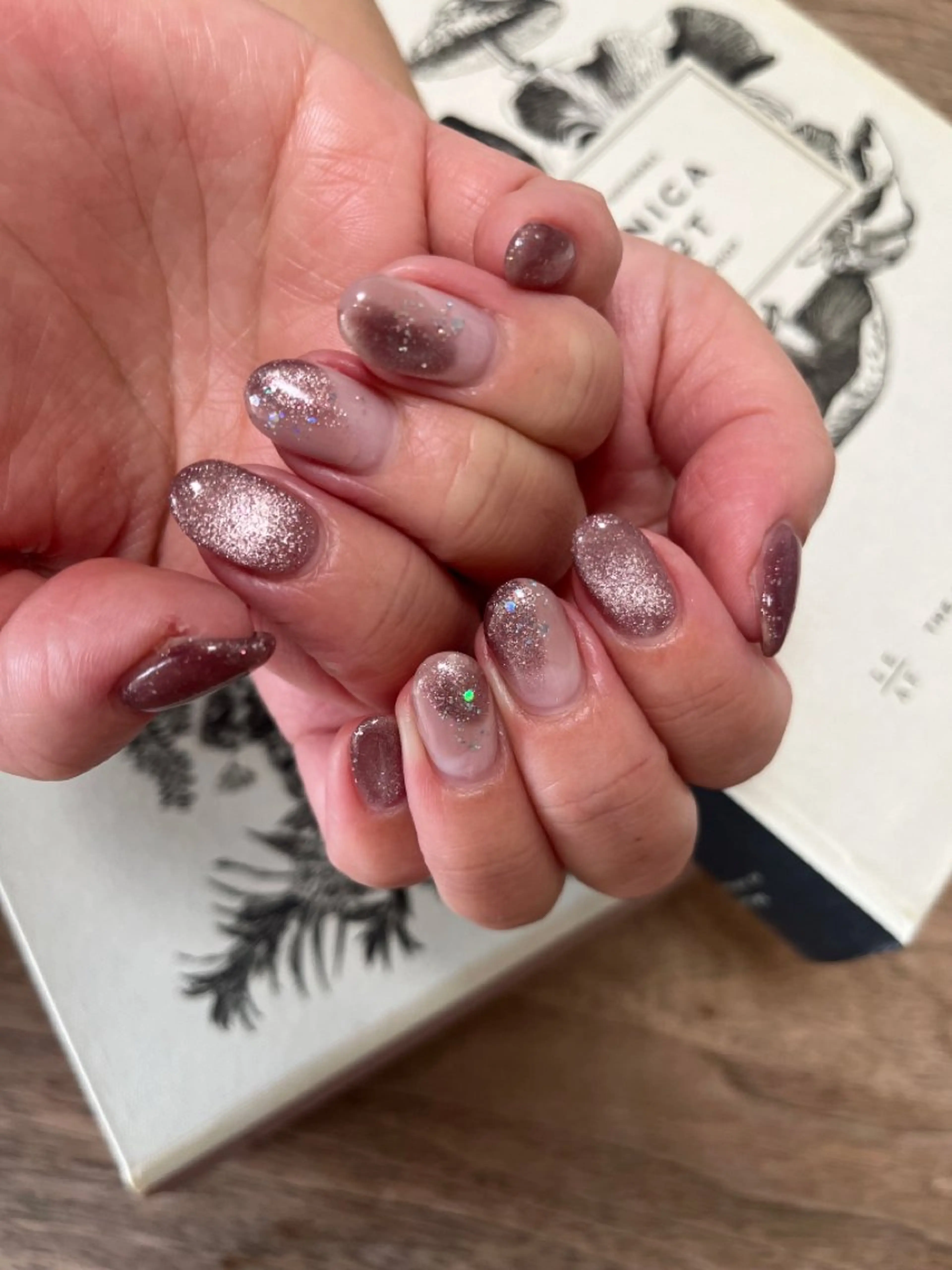 ネイル マグネットネイル ニュアンスネイル LIIRA(西船)/ やまださおりのネイルデザイン