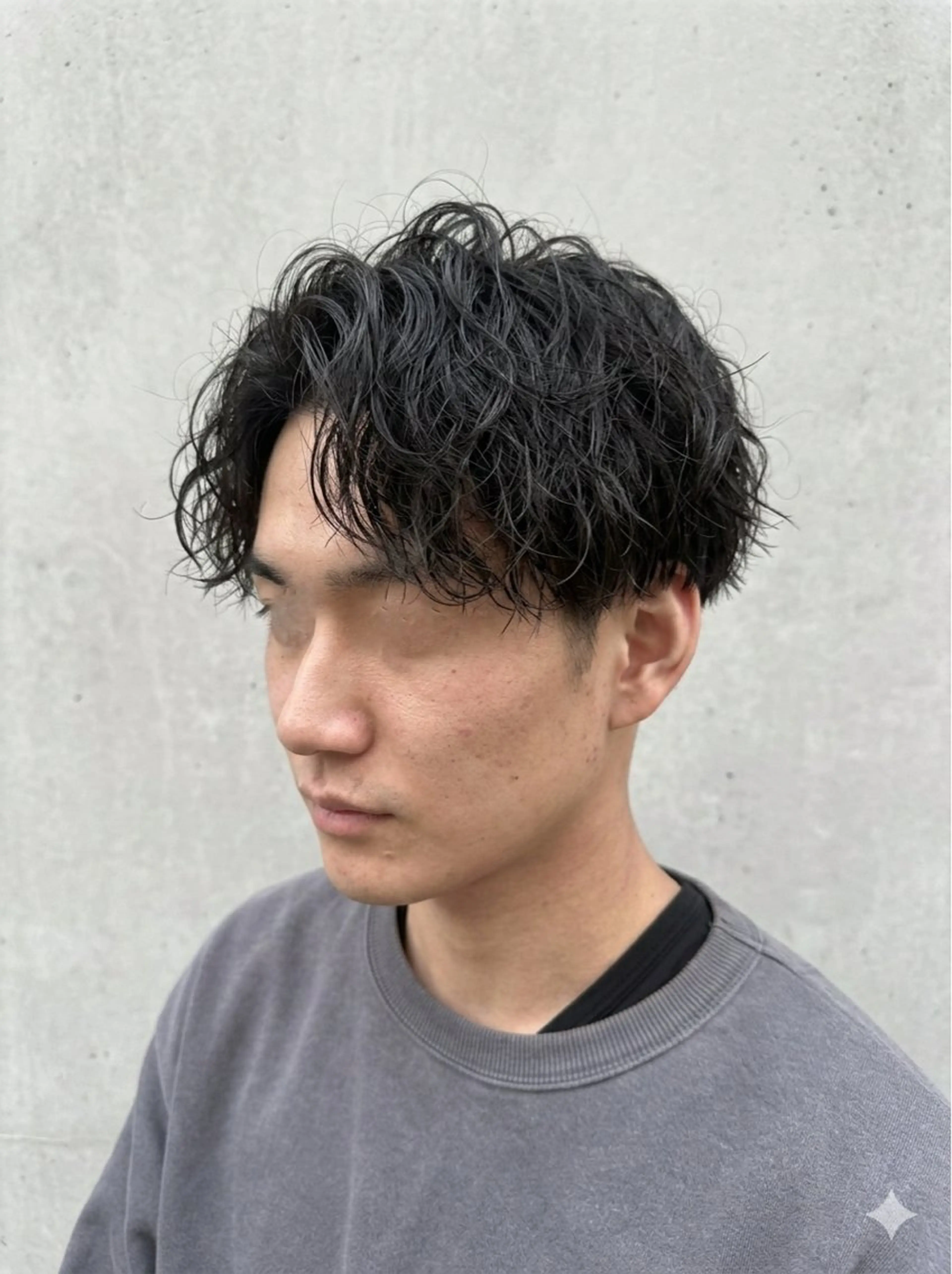 ショート パーマ メンズ 刈り上げ 波巻きパーマ カット 大人メンズパーマ /石川瑠青のヘアスタイル