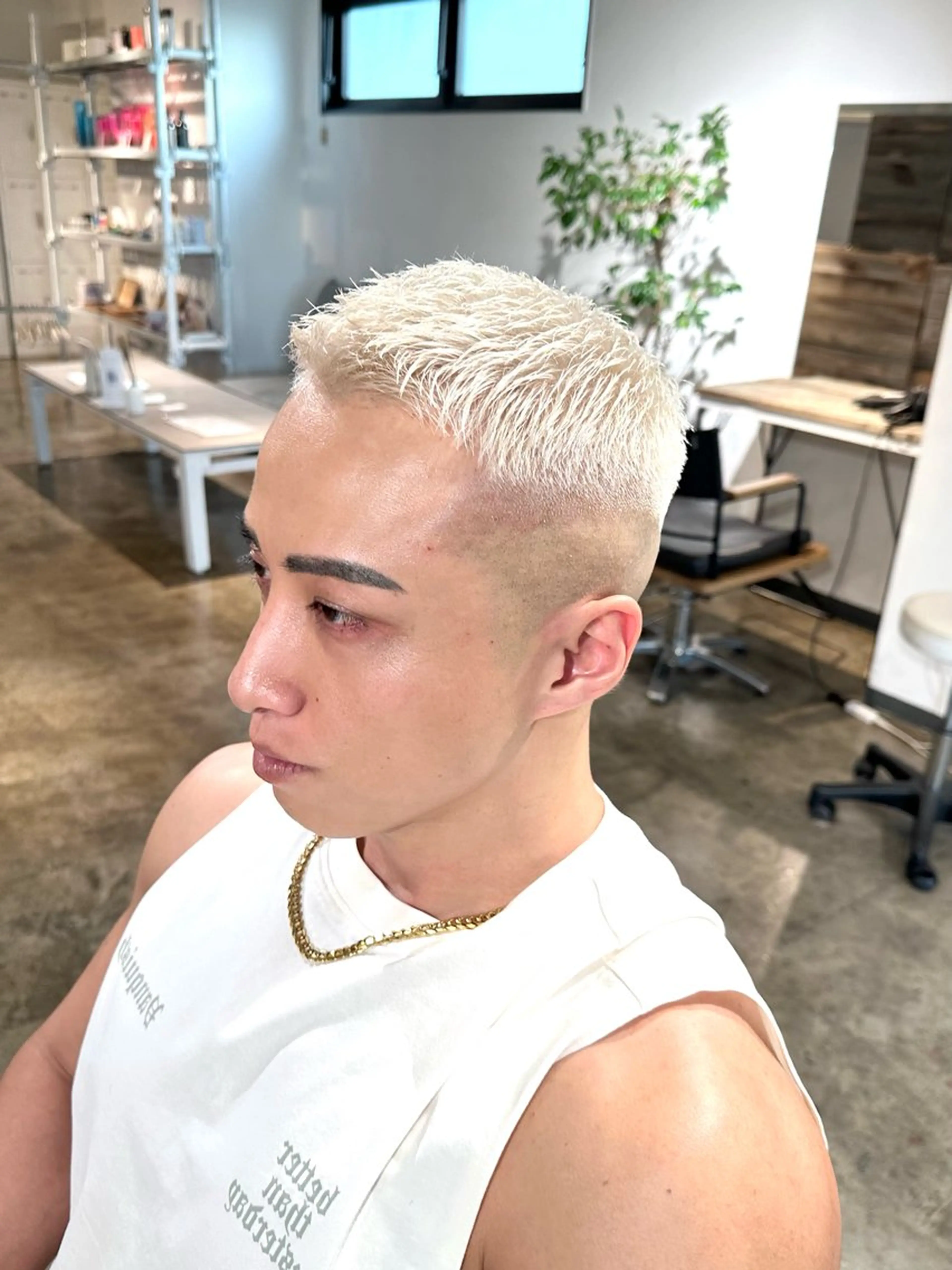 カラー メンズ メンズブリーチ フェードカット メンズハイトーン メンズパーマ スキンフェード カット ヘアカラー トリートメント 骨格補正施術/メンズ 専門美容師/YUYAのヘアスタイル